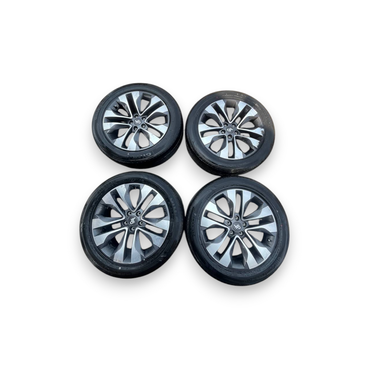 Set 4 Cerchi in Lega DR 5.0 (2020 -) (215 / 55 / R18) cod: J68-3101010A