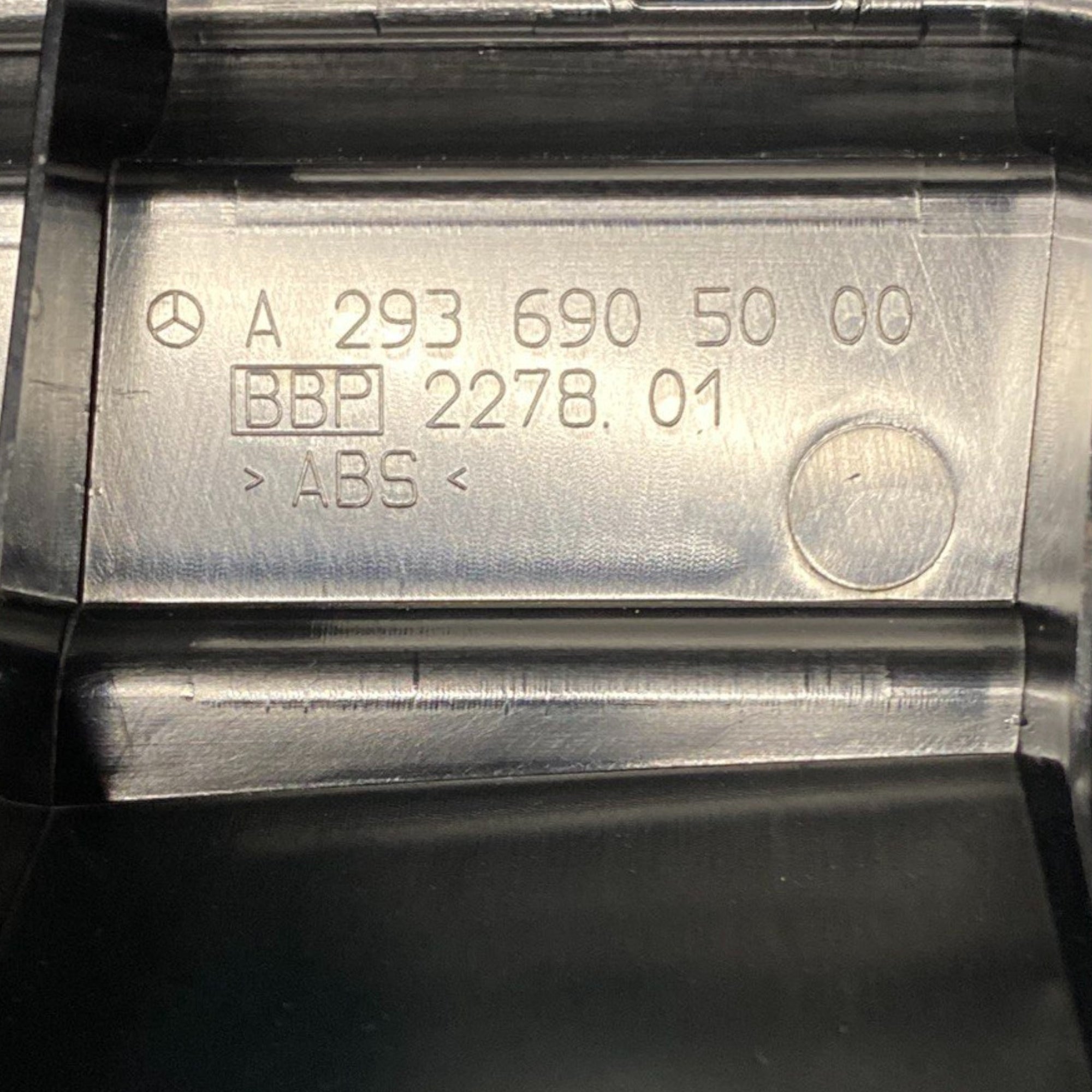 Verkleidung Stoßfänger Mercedes-Benz EQC N293 Cod: A2936905000 (2019-2024) 