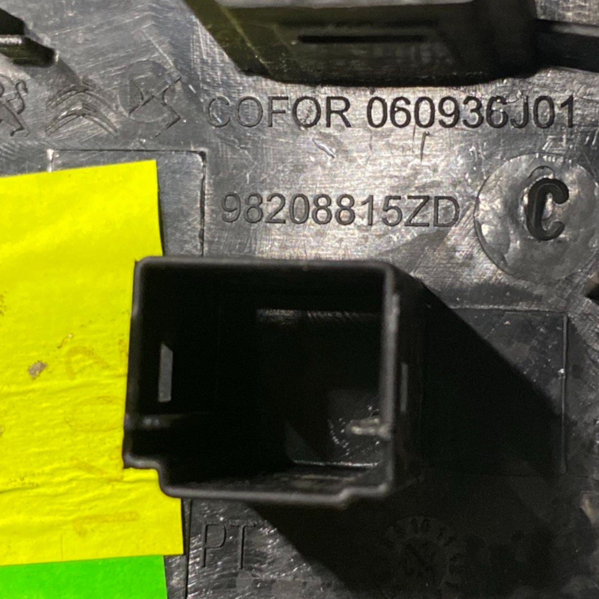 Gumb za dvigalo spredaj levo (sx) citroen berlingo Koda: 98208815zd (2008-2018) 