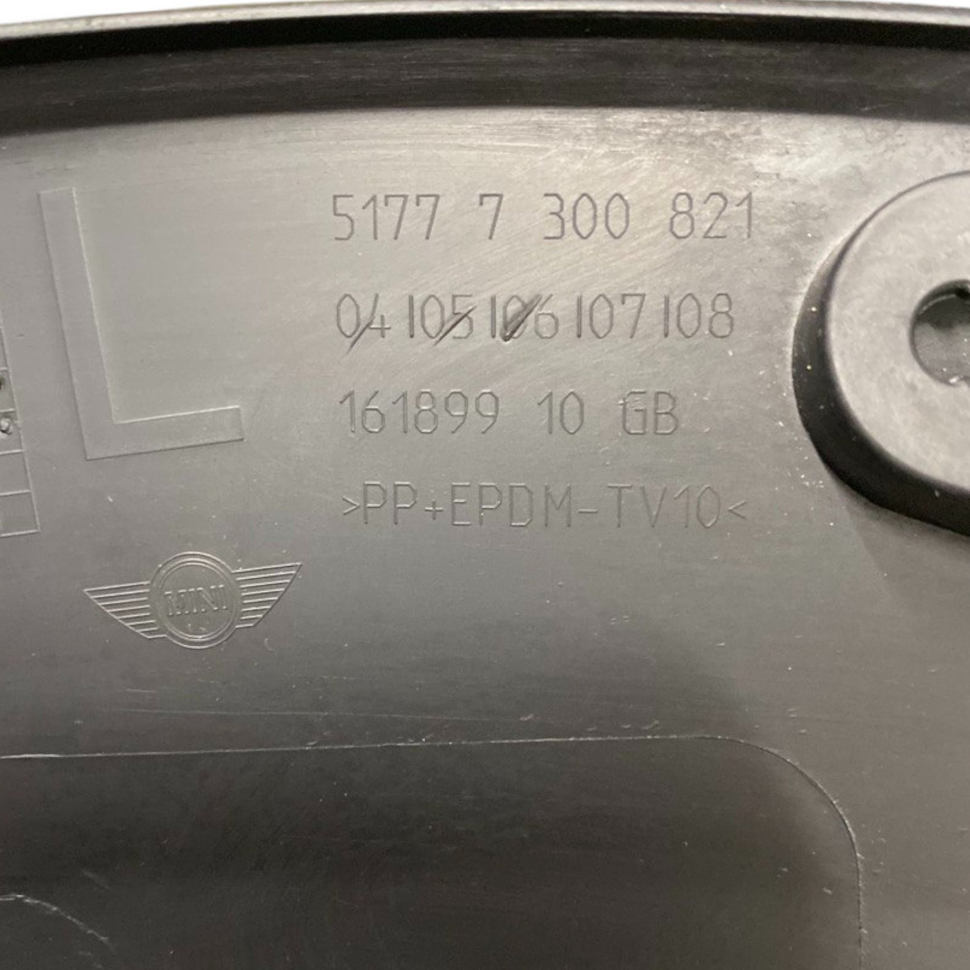 Okvir / obloga stražnjeg lijevog blatobrana (sx) mini cooper f56 Kod: 51777300821 (2014-) 