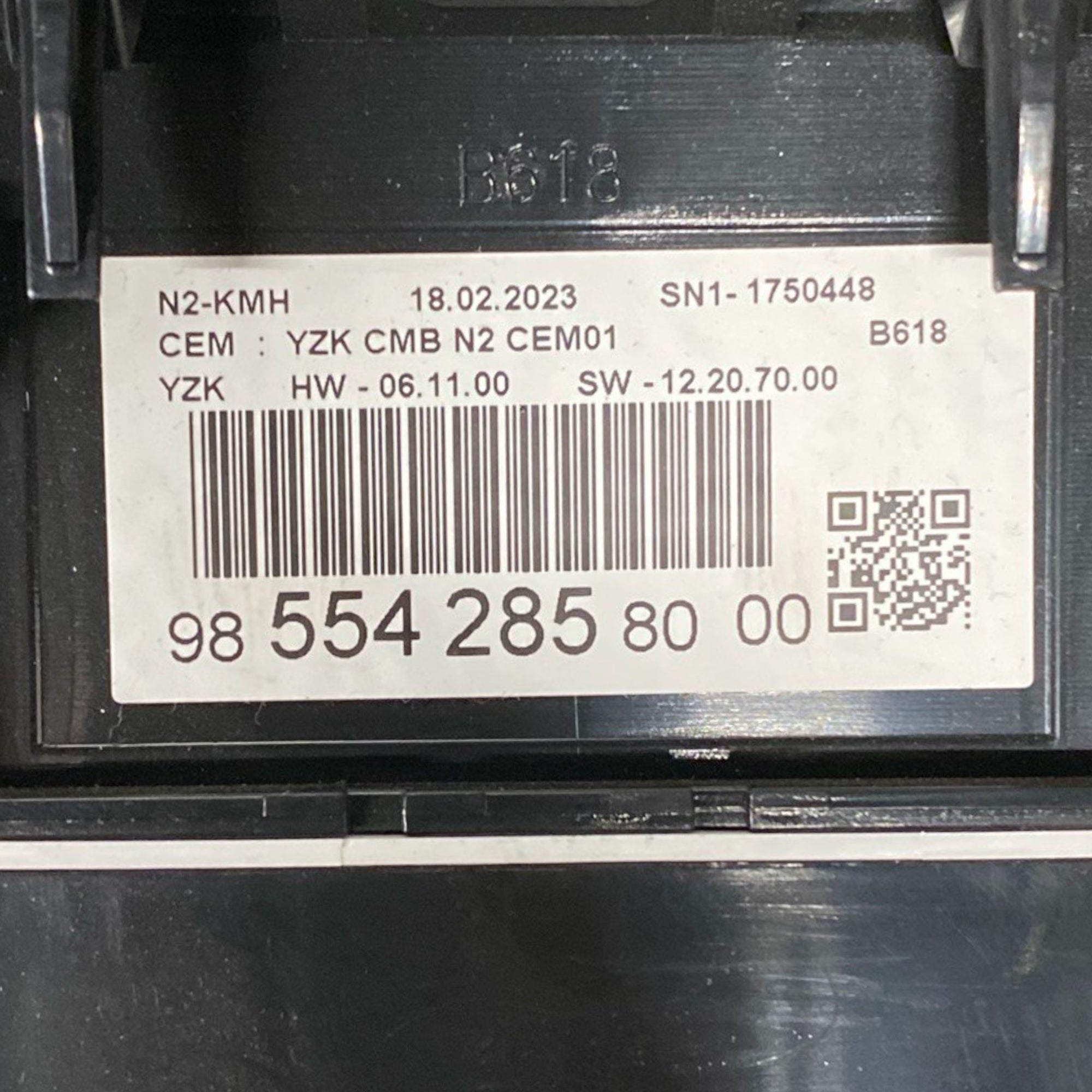 Tachometar / brojač kilometara citroen c3 iii 1.2 benzin Kod: 9855428580 (2016-2024) 