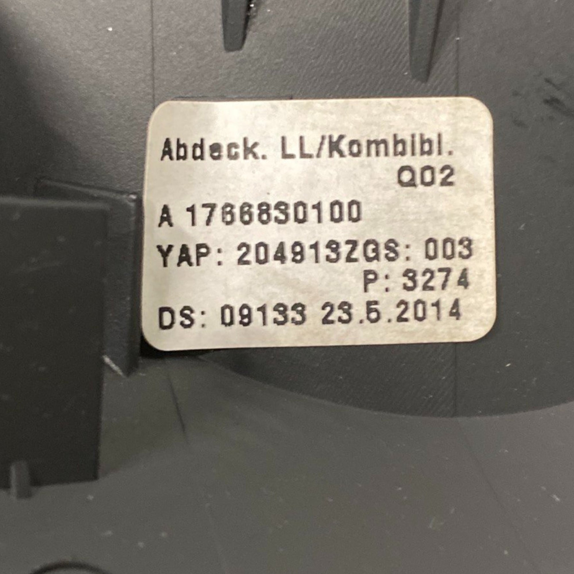 Obloga tahometra mercedes-benz razred a w176 Koda: a1766830100 (2012-2018) 