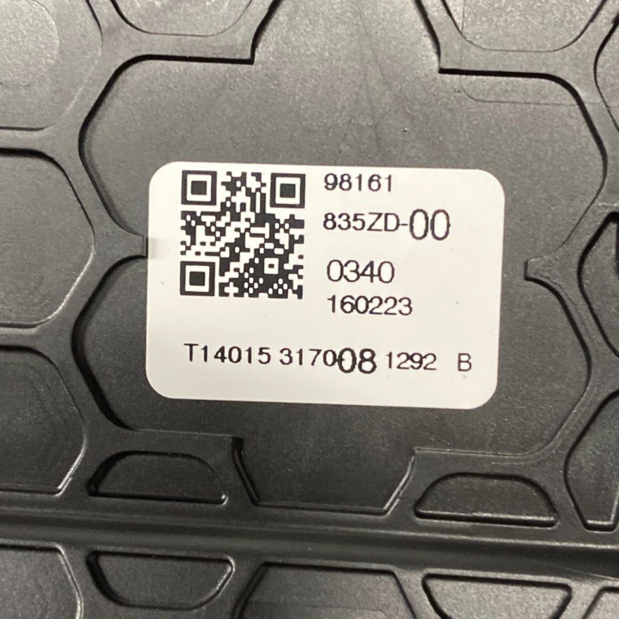 Otvor za zrak središnje kontrolne ploče citroen c3 iii Kod: 98161835zd-00 (2016-2024) 