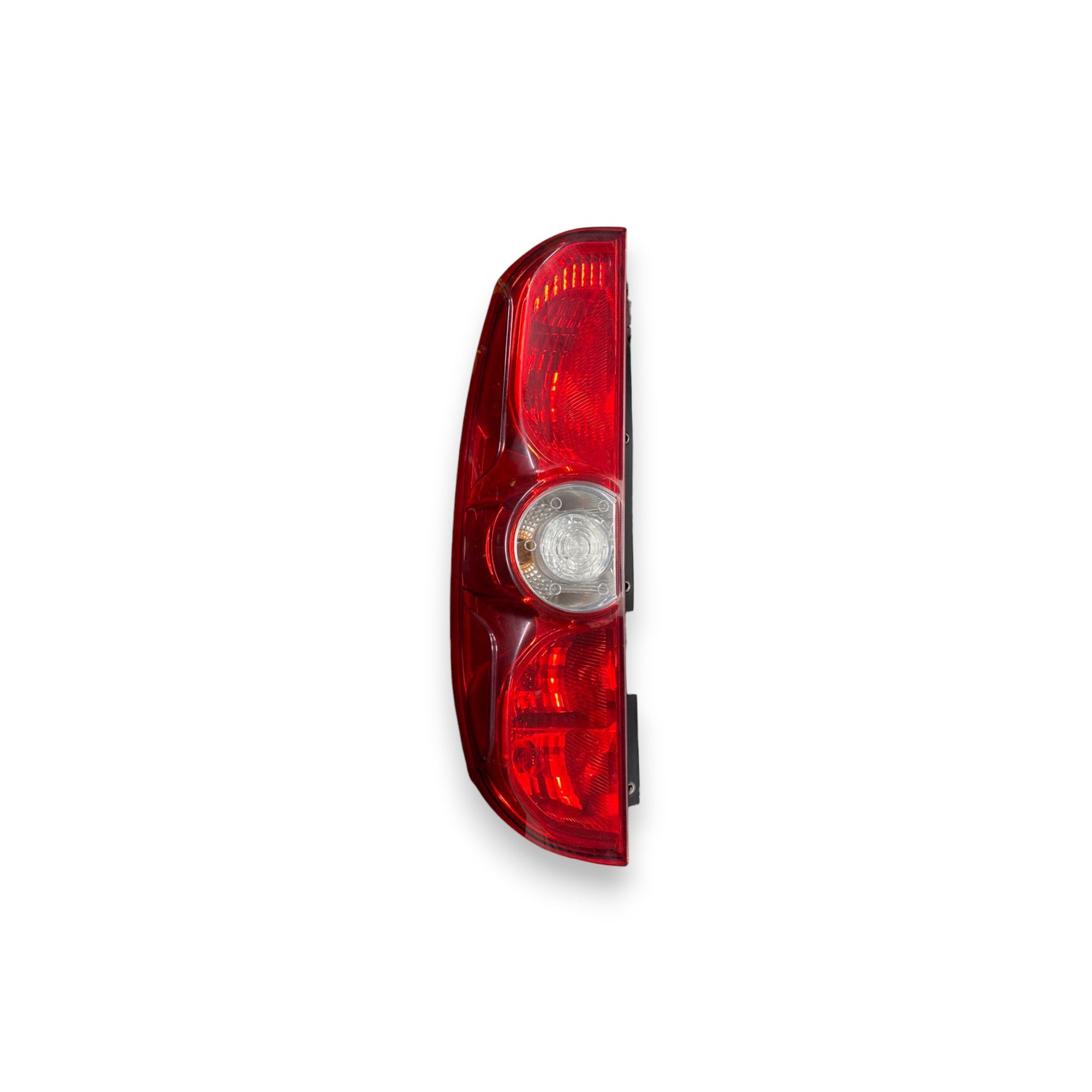 Задна лява стоп светлина (sx) fiat doblo Код: 20570748 (2009-2022) 