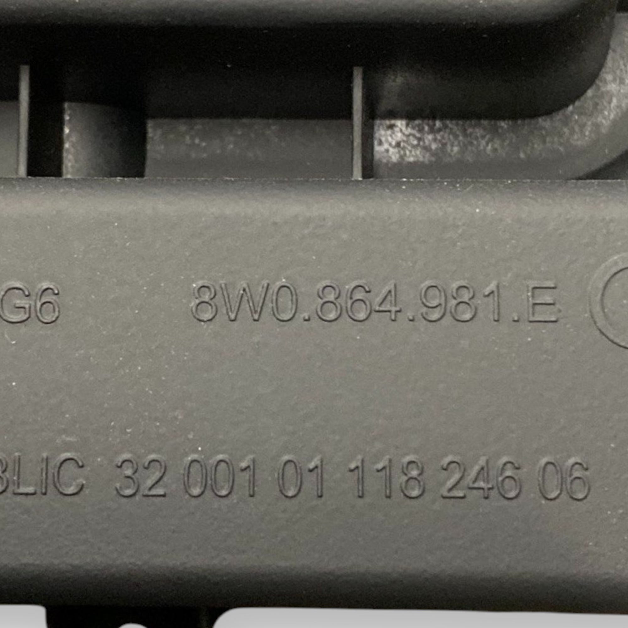 Безжична зарядна база audi a4 b9 Код: 8w0864981e (2015-2024) 