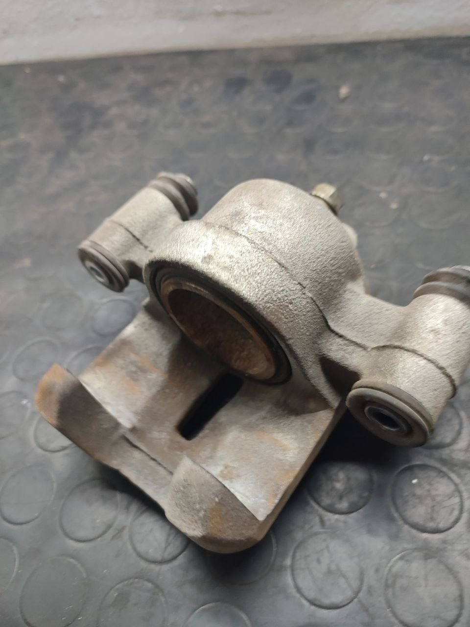 Pinza freno anteriore sinistra Suzuki Jimny 1.5 ddis ( 2008 ) - F&P CRASH SRLS - Ricambi Usati