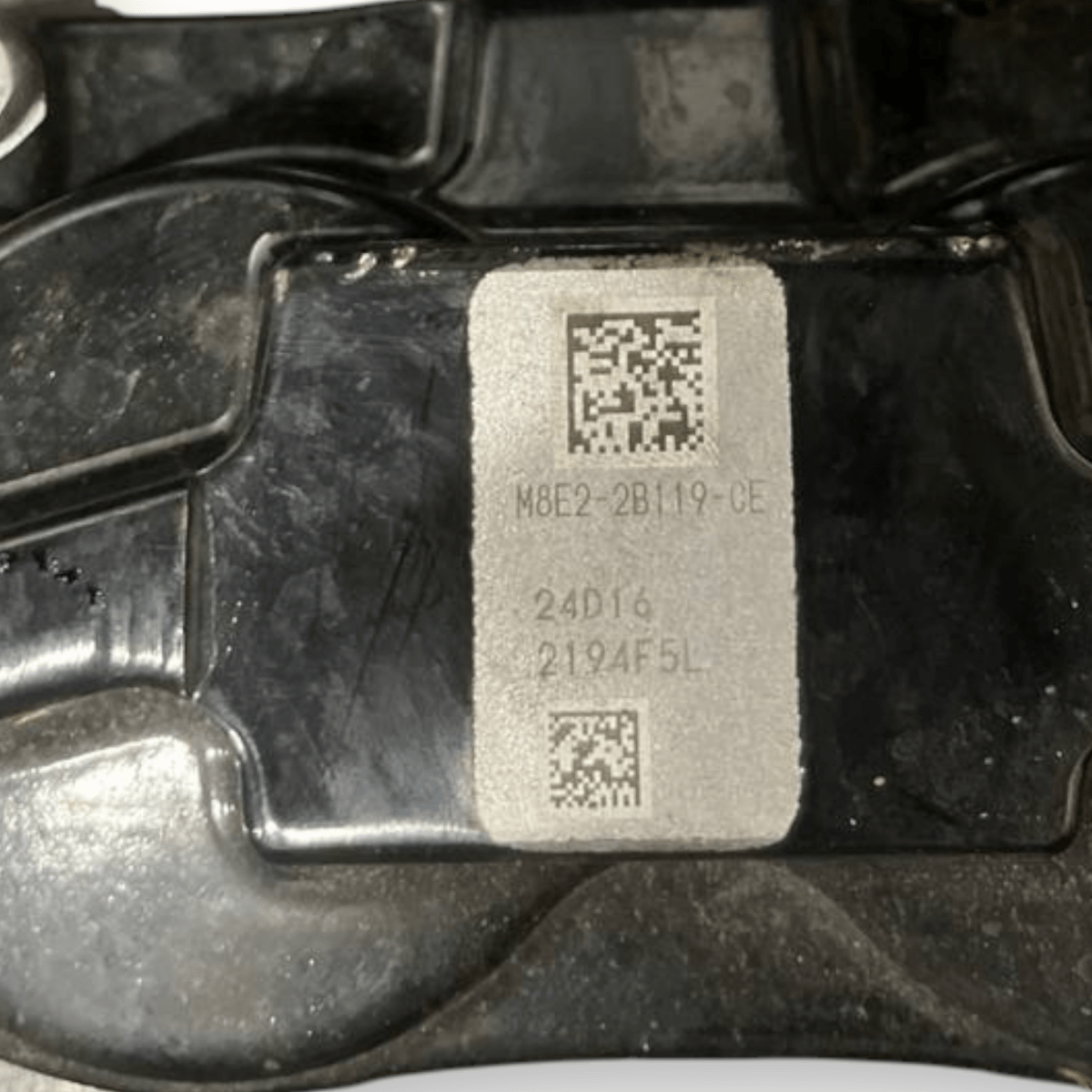 Left front brake caliper (sx) Land Rover Sport L461 (2022 - ) code: M8E2 - 2B119 - CE - F&P CRASH SRLS - Used Parts