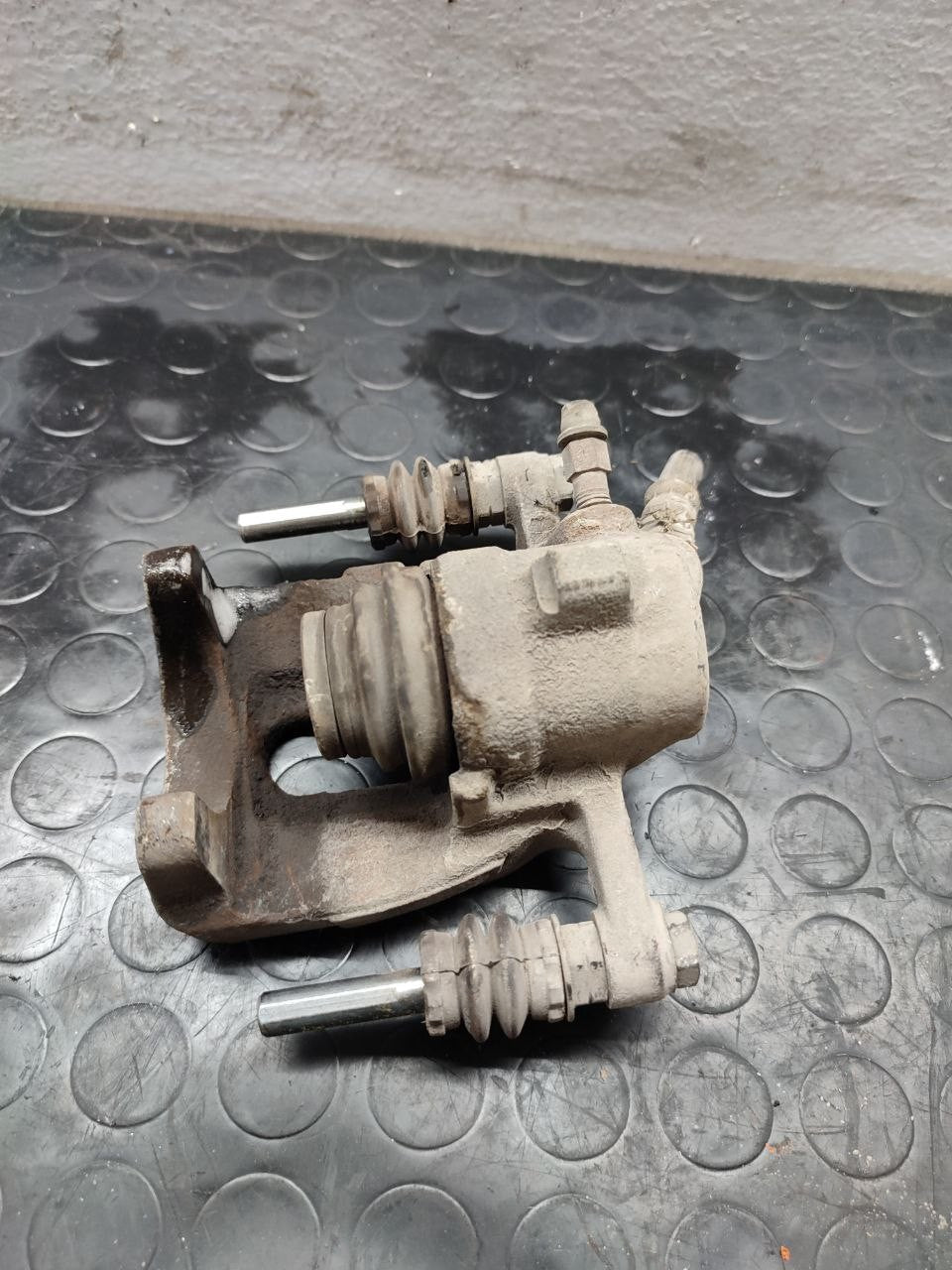 Pinza Freno Posteriore Sinistra Mercedes Classe B (W245) Cod:872/A F105 - F&P CRASH SRLS - Ricambi Usati