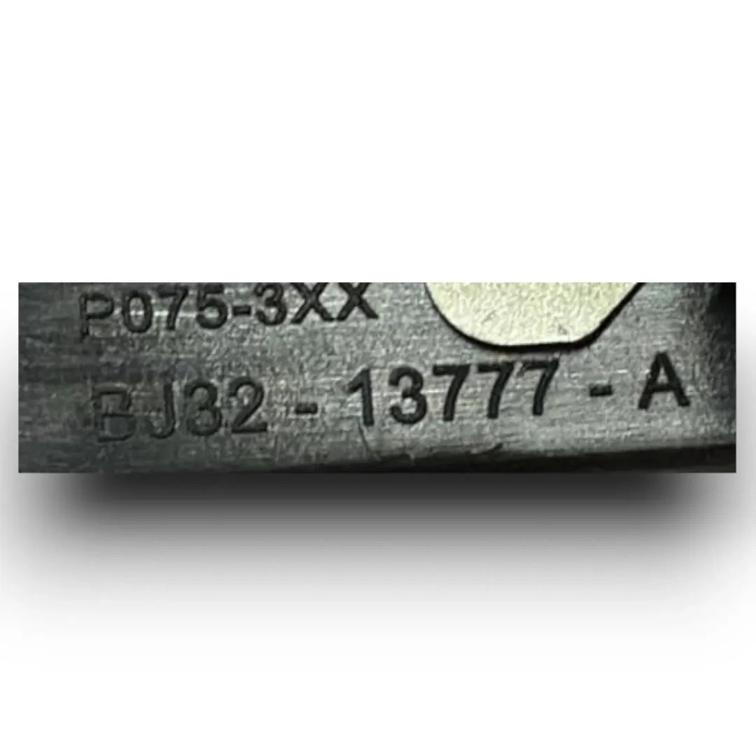Dettaglio Luce cortesia posteriore tetto Land Rover Range Rover Evoque 2011–2019 cod. BJ32-13777-A - foto 3