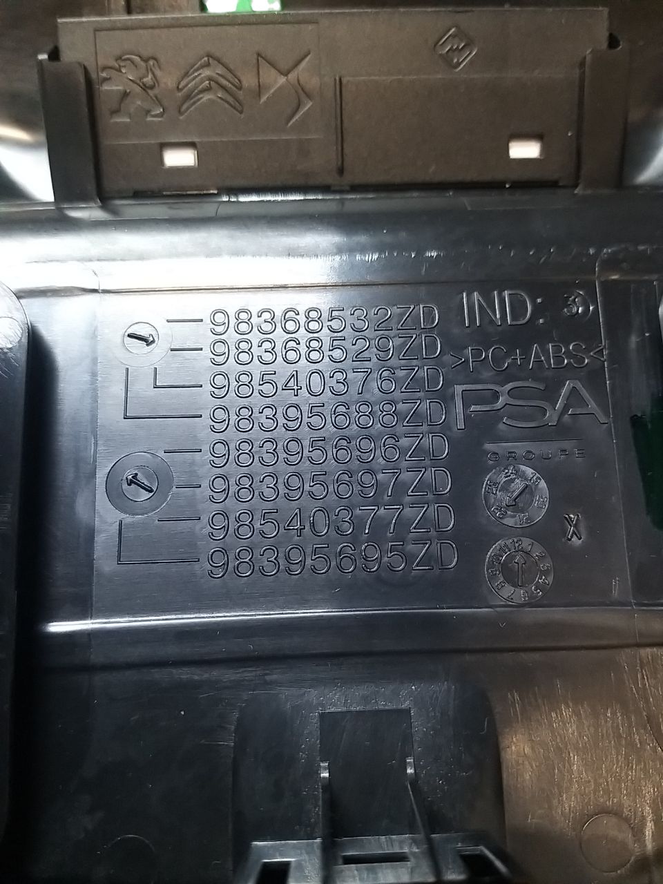 Plafoniera Luce Interna Abitacolo Anteriore Peugeot 308 ( 2020 > ) Cod : 520VP2ECE - F&P CRASH SRLS - Ricambi Usati