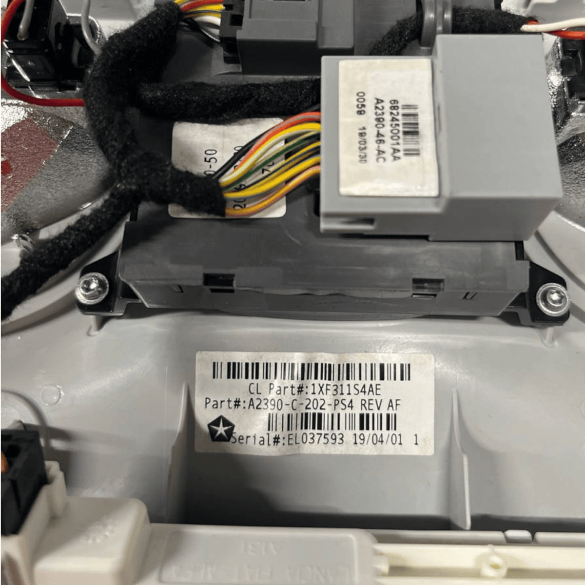 Plafoniera Luce Interna Jeep Cherokee KL (2013 - 2023) cod.A2390 - C - 202 - F&P CRASH SRLS - Ricambi Usati