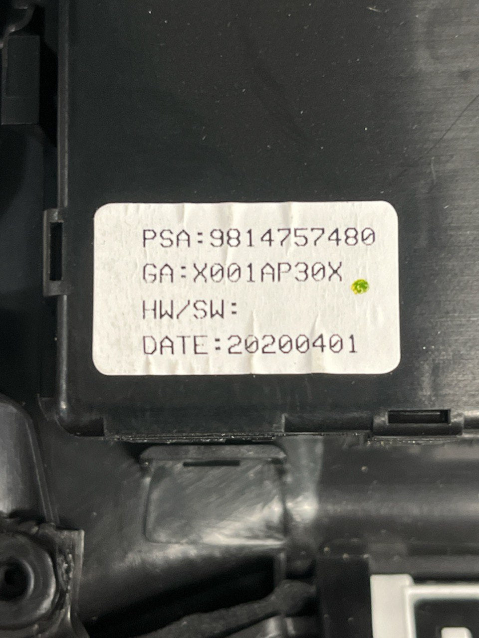 Plafoniera Luce Interna Led Peugeot 2008 (2019>) cod: 9814757480 - F&P CRASH SRLS - Ricambi Usati