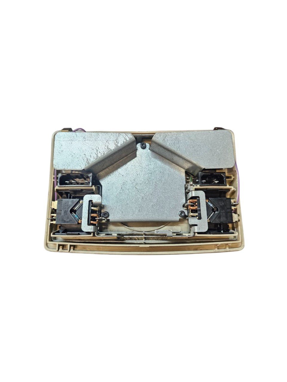 Plafoniera / Luce Interna Posteriore Audi A6 C5 Cod:4B0947303 (1997 - 2004) - F&P CRASH SRLS - Ricambi Usati