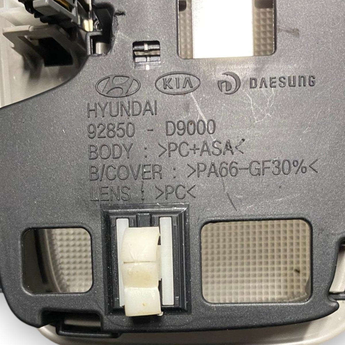 Plafoniera luce interna posteriore Kia Sportage IV QL (2016 - 2021) Cod: 92850 - D9000 - F&P CRASH SRLS - Ricambi Usati