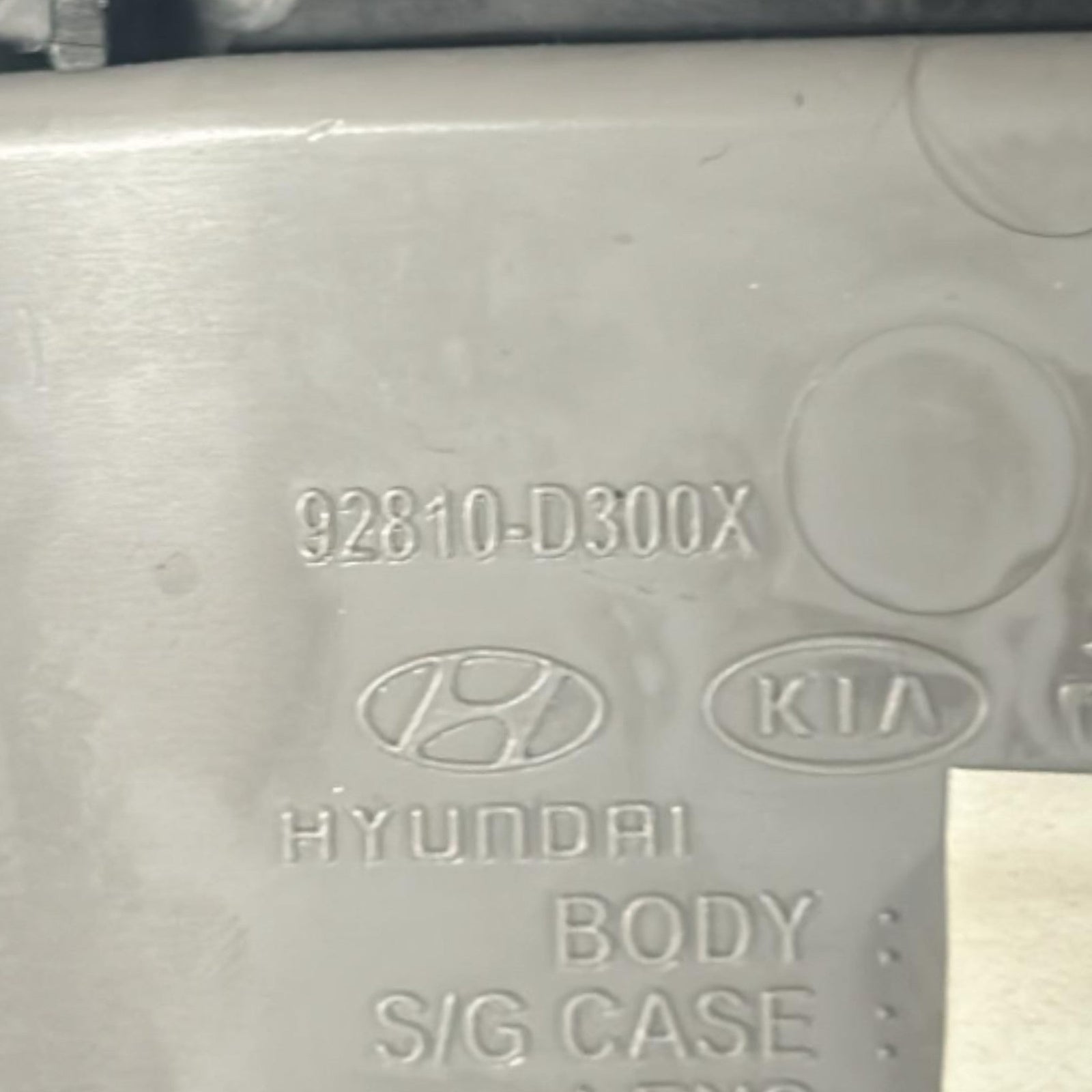 Plafoniera Luci Interne Hyundai Tucson cod.92810 - D300X (2015 > 2018) - F&P CRASH SRLS - Ricambi Usati