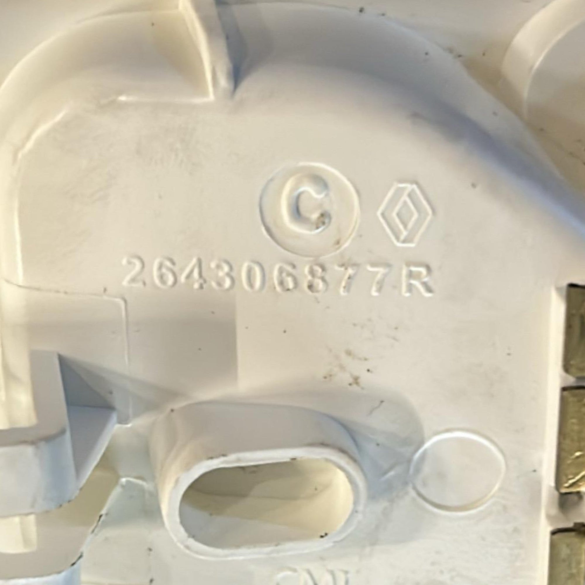 Plafoniera Luci Interne Posteriore Renault Express cod.264306877R (2020 > ) - F&P CRASH SRLS - Ricambi Usati