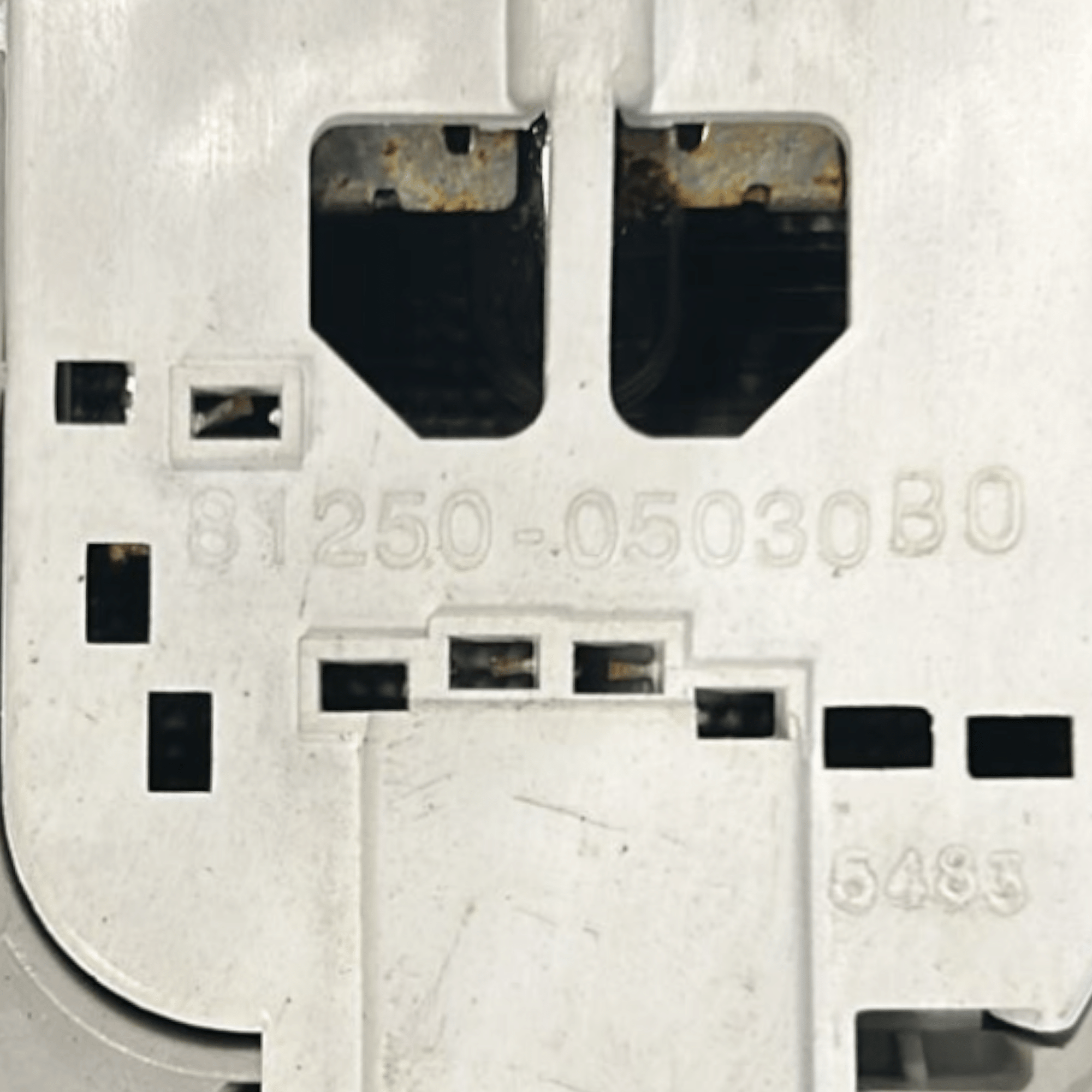 Plafoniera Luci Interne Toyota Yaris III cod.81250 - 05030 (2011 > 2019) - F&P CRASH SRLS - Ricambi Usati