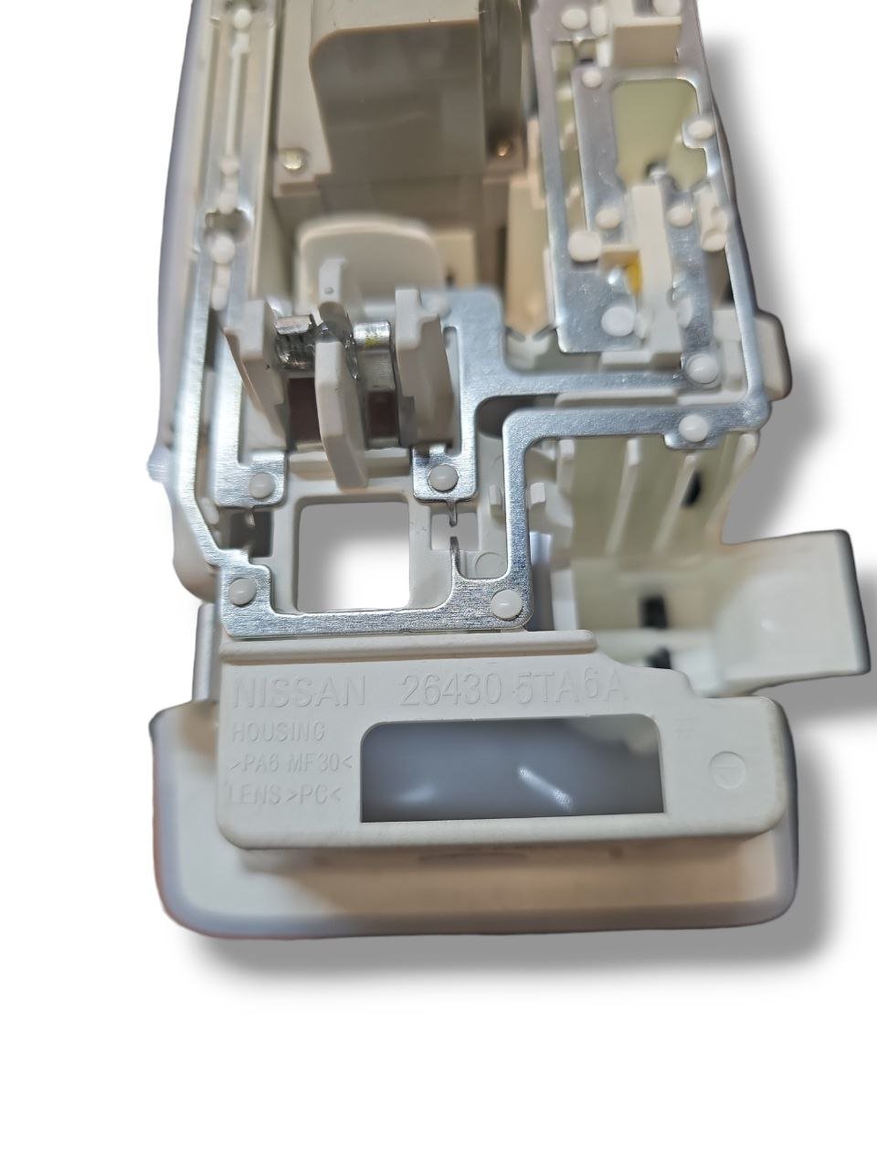 Nissan Juke II (2019 >) Ceiling Light Code: 264305TA6A - F&P CRASH SRLS - Used Parts