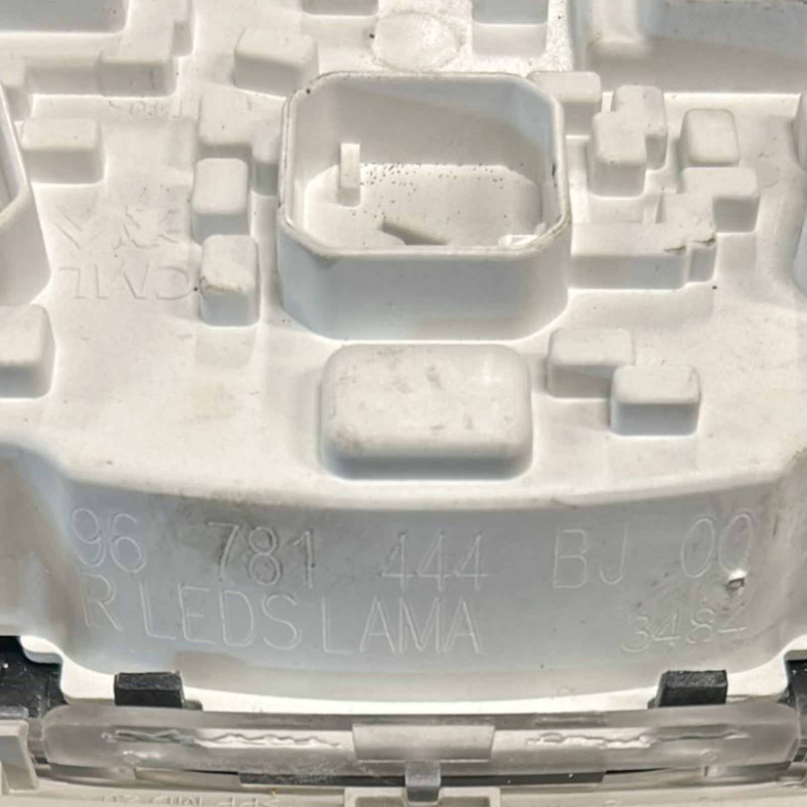 Rear Ceiling Light Peugeot 3008 code:96781444NJ00 (2009 > 2016) - F&P CRASH SRLS - Used Parts