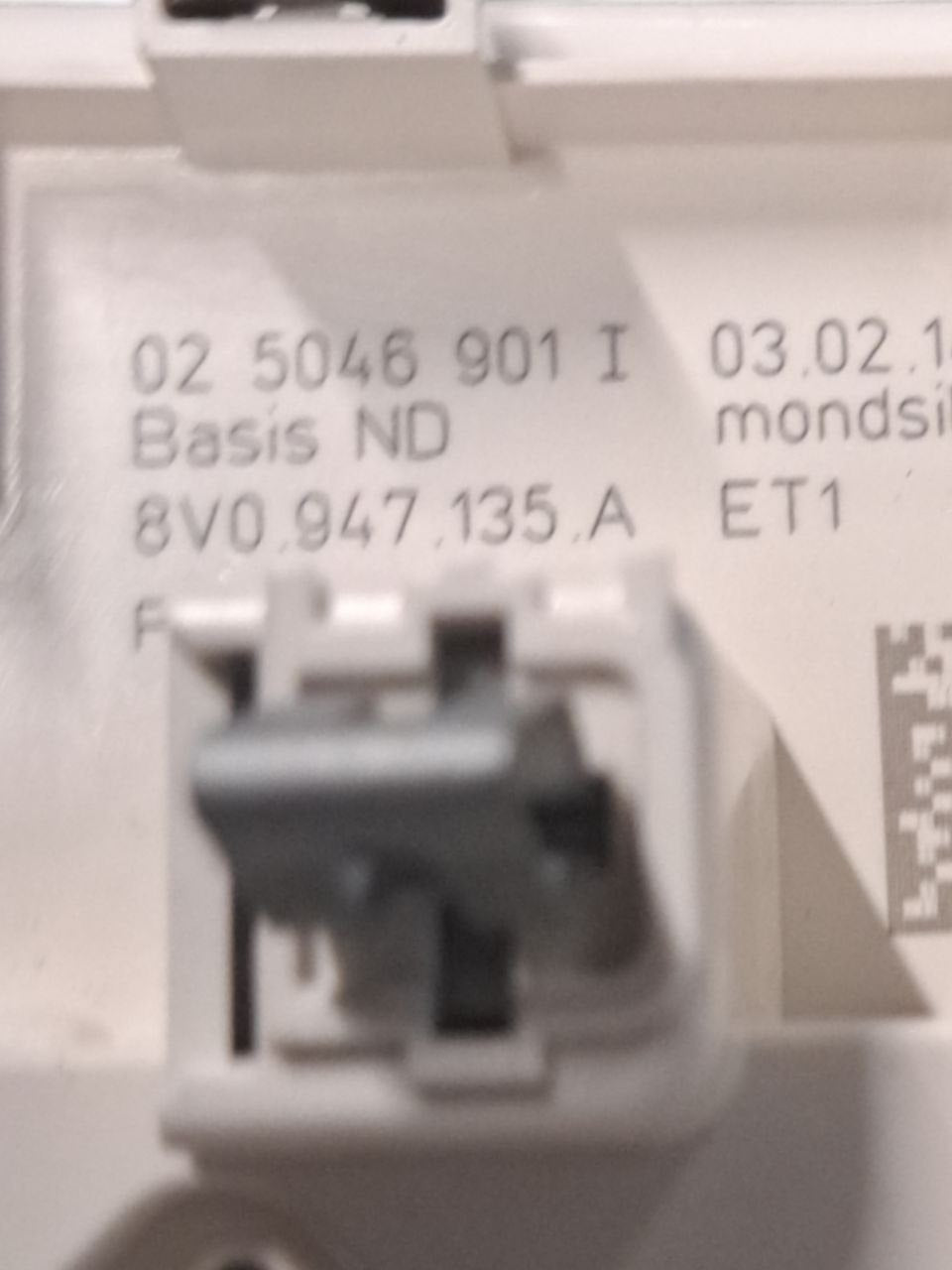 Plafoniera + Pulsante Apertura Tetto Audi A3 8V (2012 - 2020) COD:8V0947135A - F&P CRASH SRLS - Ricambi Usati