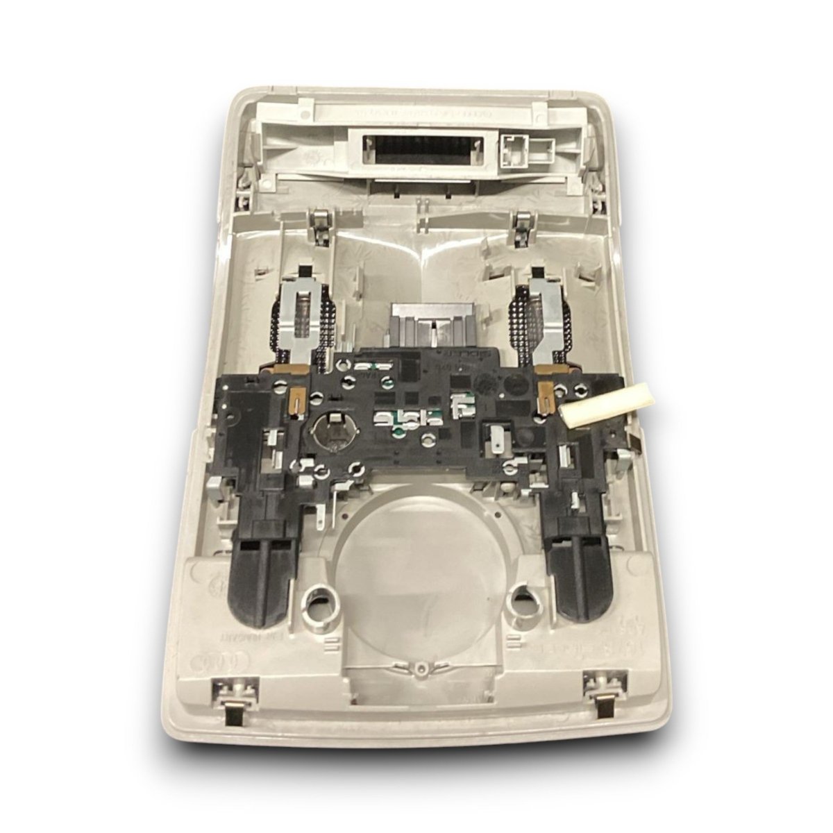 Plafoniera tetto interno Audi a3 8p cod . 8e0947565 (2003 > 2013) - F&P CRASH SRL - Ricambi Usati