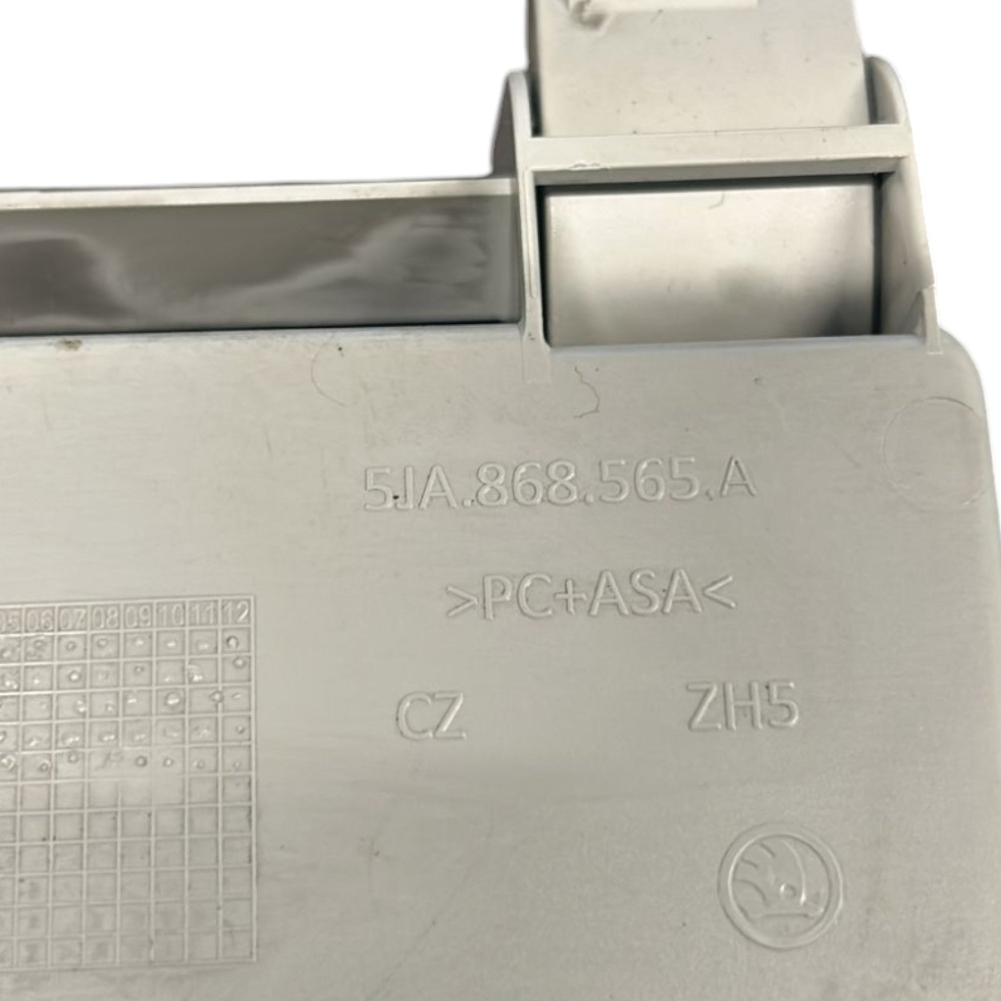 Plafoniera / Vano Porta Occhiali Skoda Fabia III cod.5JA868565A (2014 > 2021) - F&P CRASH SRLS - Ricambi Usati