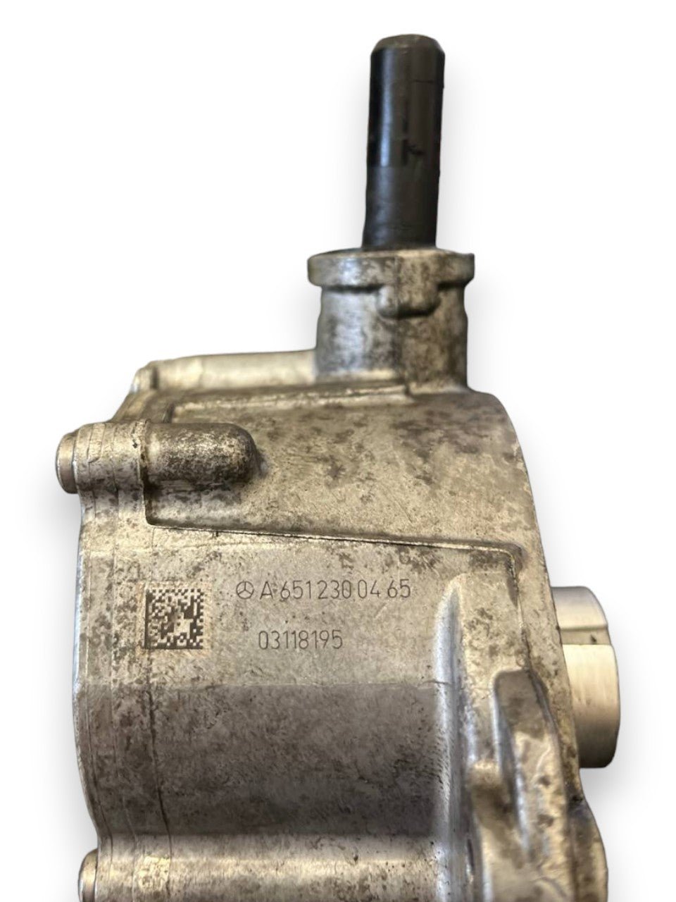 Pompa a Vuoto / Depressore Mercedes - Benz Classe C W205 / Mercedes - Benz Classe C W204 / Mercedes - Benz Classe C W207 / Mercedes - Benz Classe E W212 / Mercedes - Benz Classe A W176 2.2 Diesel (2014 al 2021) cod: A6512300465 - F&P CRASH SRLS - Ricambi Usati