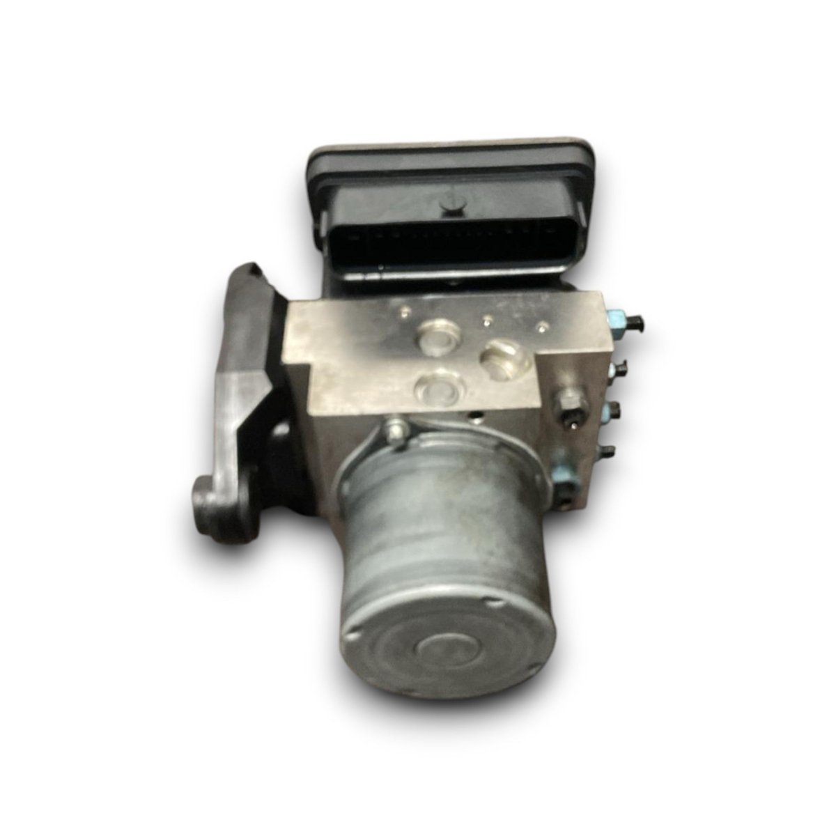 Pompa abs audi a4 b9 cod . 8w0907379am 2.0 diesel (2015 > 2024) - F&P CRASH SRL - Ricambi Usati