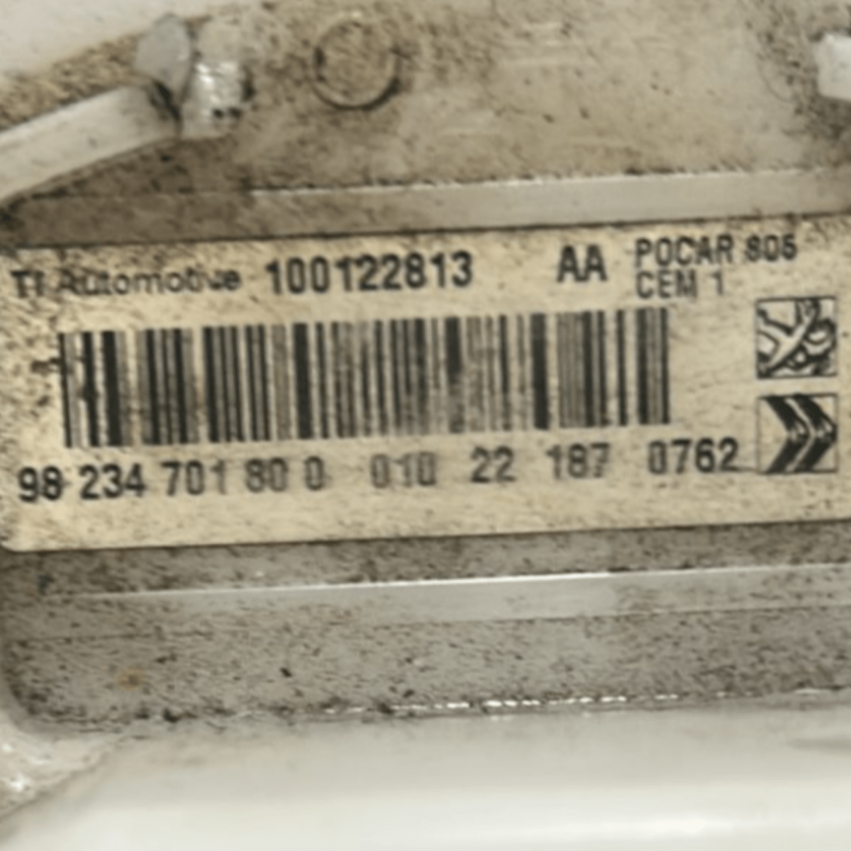 Fuel pump / float peugeot 208 II 1.2 petrol code:98234701800 (2019 >) - F&P CRASH SRLS - Used Parts