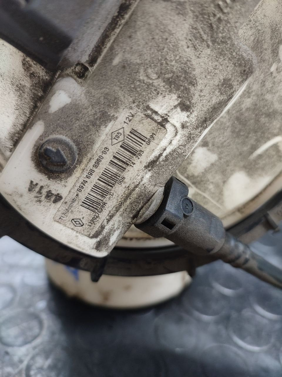 Pompa carburante galleggiante serbatoio Renault Clio IV 1.2 benzina cod 0974698990003 - F&P CRASH SRLS - Ricambi Usati