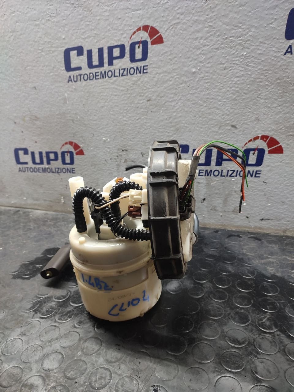 Pompa carburante galleggiante serbatoio Renault Clio IV 1.2 benzina cod 0974698990003 - F&P CRASH SRLS - Ricambi Usati