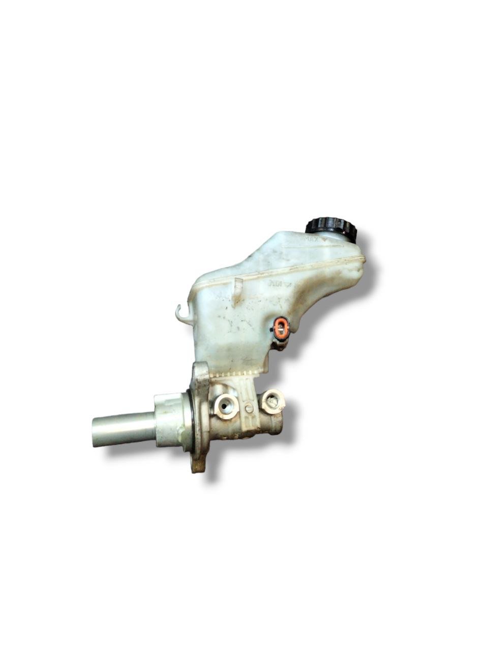 Brake Pump + Reservoir Opel Corsa E (2015>) code.0204800171 - F&P CRASH SRLS - Used Parts