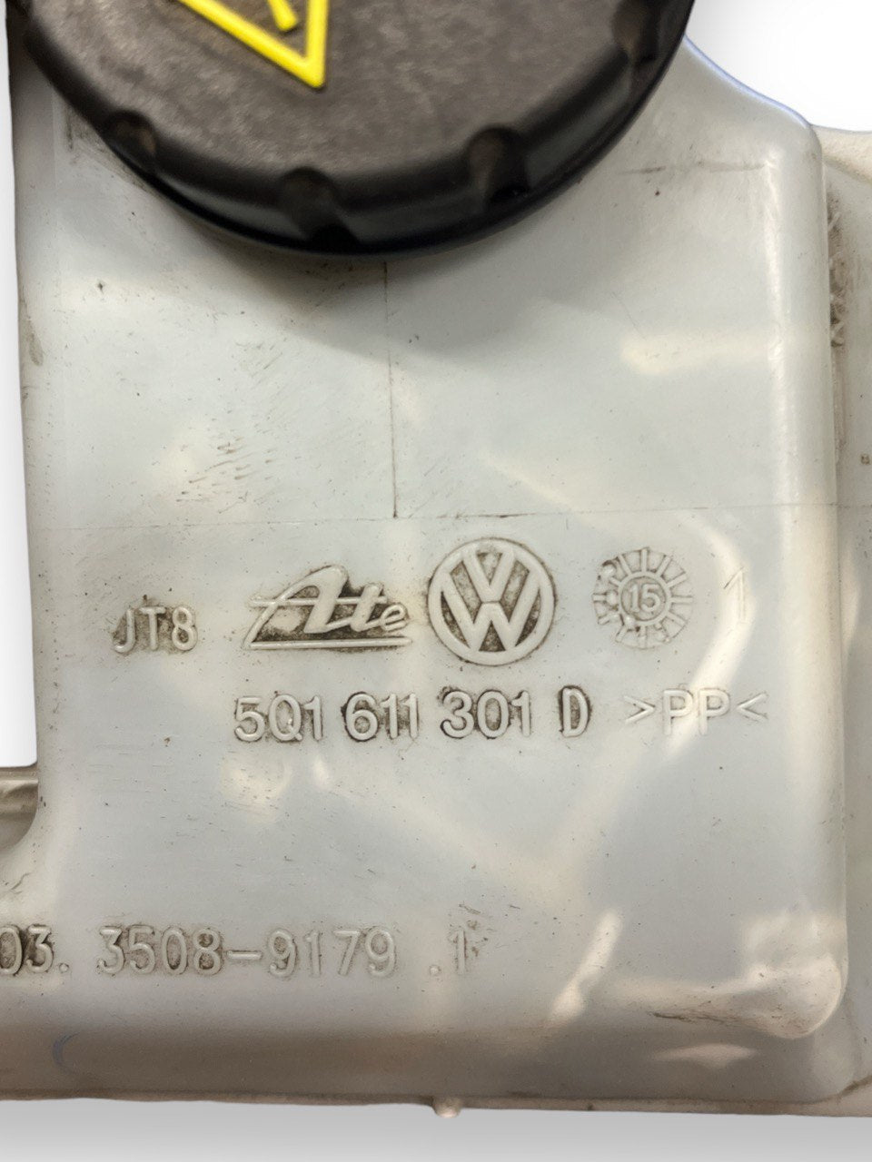 Pompa Freno + Vaschetta Volkswagen Golf VII 1.6 tdi (2012 al 2019) cod: 5Q1611301D - F&P CRASH SRLS - Ricambi Usati