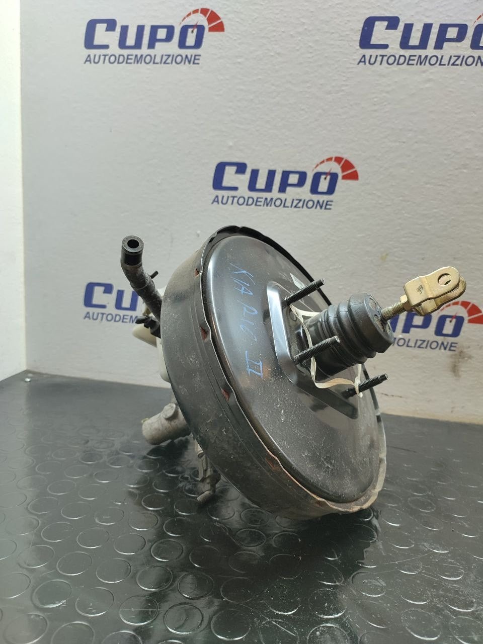 Pompa servofreno KIA RIO II serie 1.4 cod: 58500 - 1g210 - F&P CRASH SRLS - Ricambi Usati