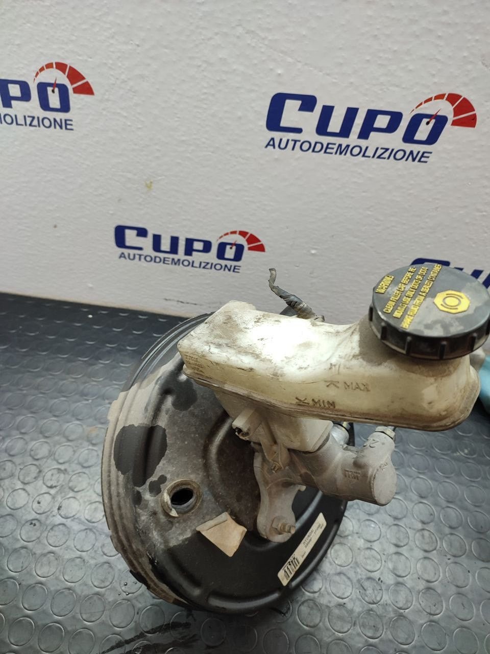 Pompa Servofreno Kia Venga 1.4 + vaschetta cod: 58500 - 1p200 - F&P CRASH SRLS - Ricambi Usati
