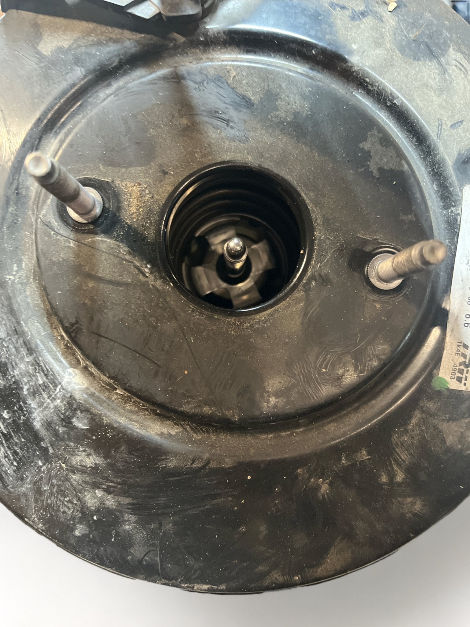 Pompa servofreno Peugeot 208 1.6 cod:9811514380 - F&P CRASH SRLS - Ricambi Usati