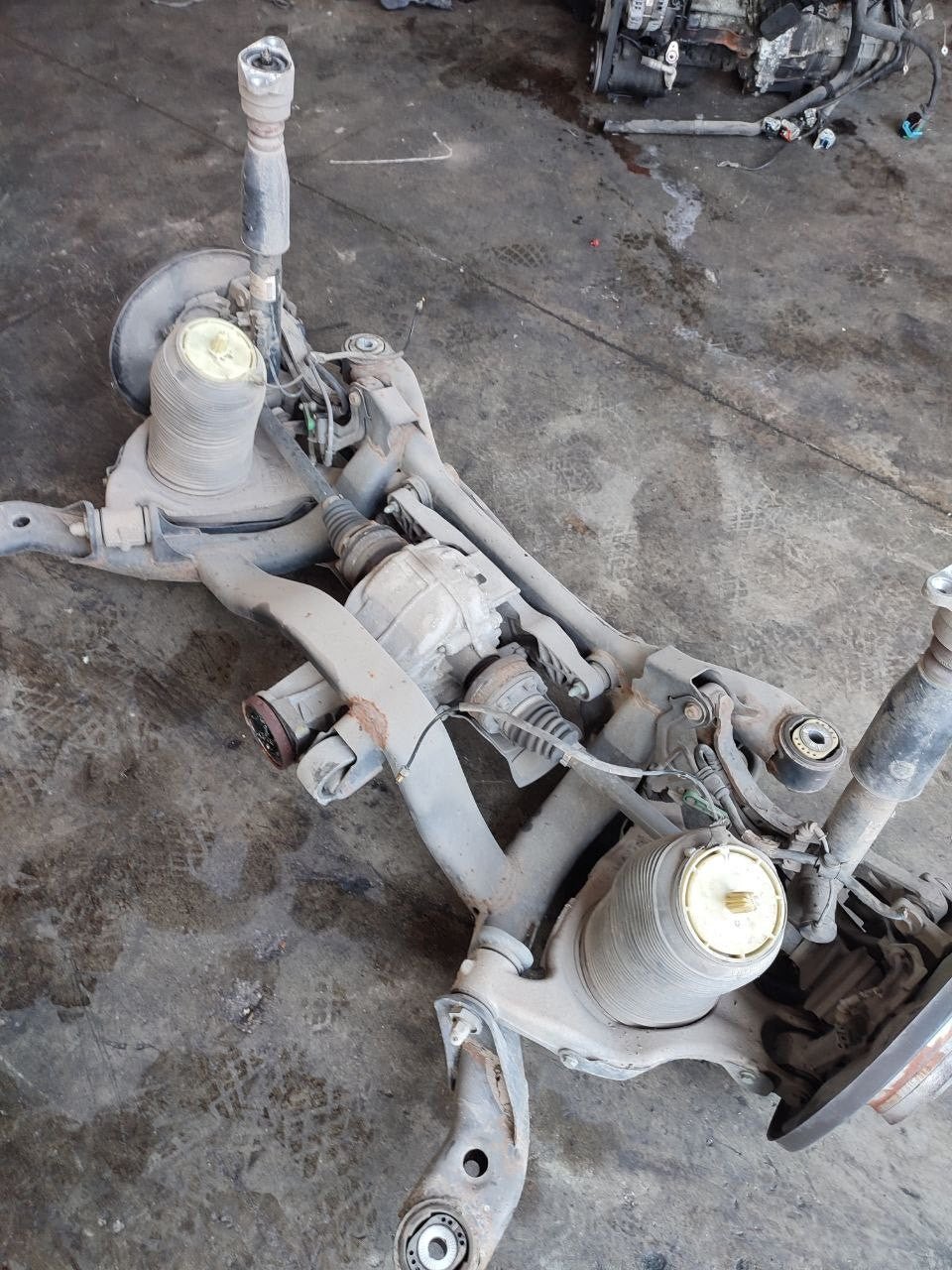 Ponte assale posteriore Audi A6 ( 4f ) 3.0 tdi quattro ( sospensioni autolivellanti ) - F&P CRASH SRLS - Ricambi Usati