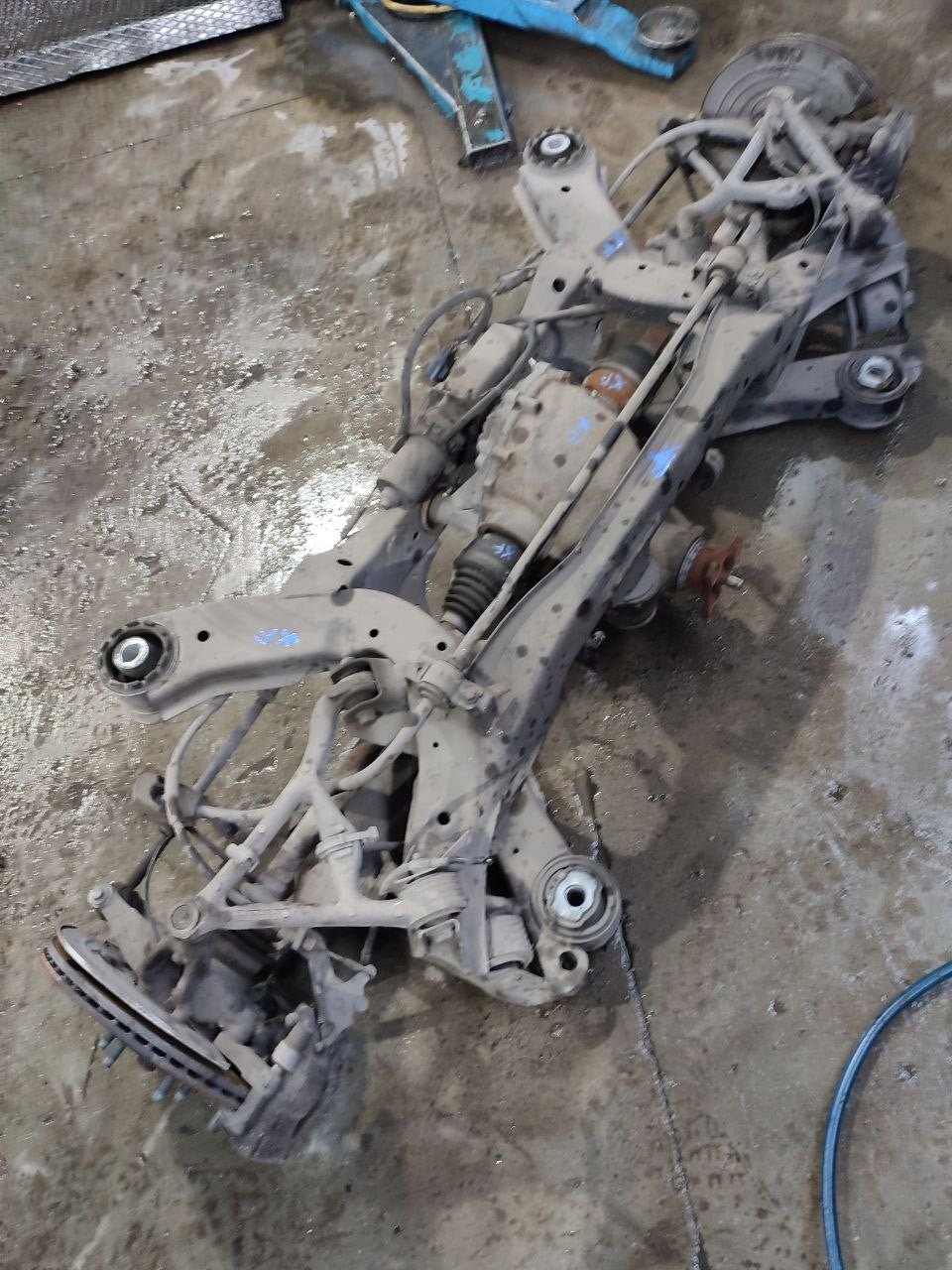 Ponte assale posteriore Jaguar Xf ( x250 - 2008 ) 2.7 D 204 cv cod 8W93 - 4A213 - BA - F&P CRASH SRLS - Ricambi Usati