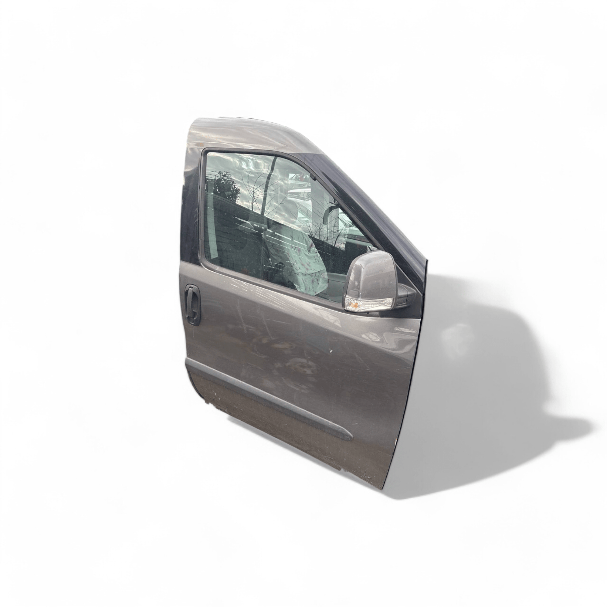 Porta / portiera / sportello anteriore destro grigio Fiat Doblò (2009 - 2022) - F&P CRASH SRLS - Ricambi Usati