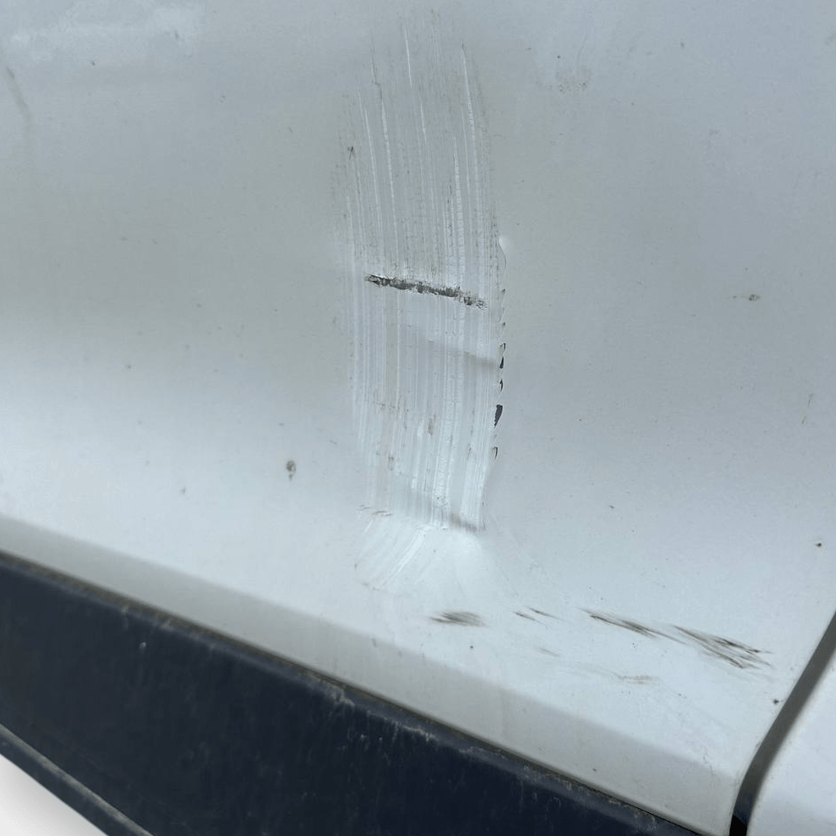 Porta / Portiera / Sportello anteriore sinistro (sx) Bianca Renault Clio IV (2012 al 2021) - F&P CRASH SRLS - Ricambi Usati