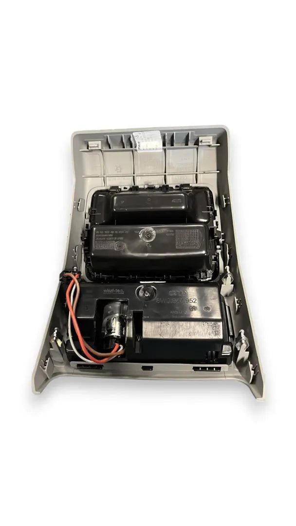 Dettaglio Portaoggetti centrale cruscotto Audi A4 8W 2015–2019 cod. 8W0857952 - foto 2
