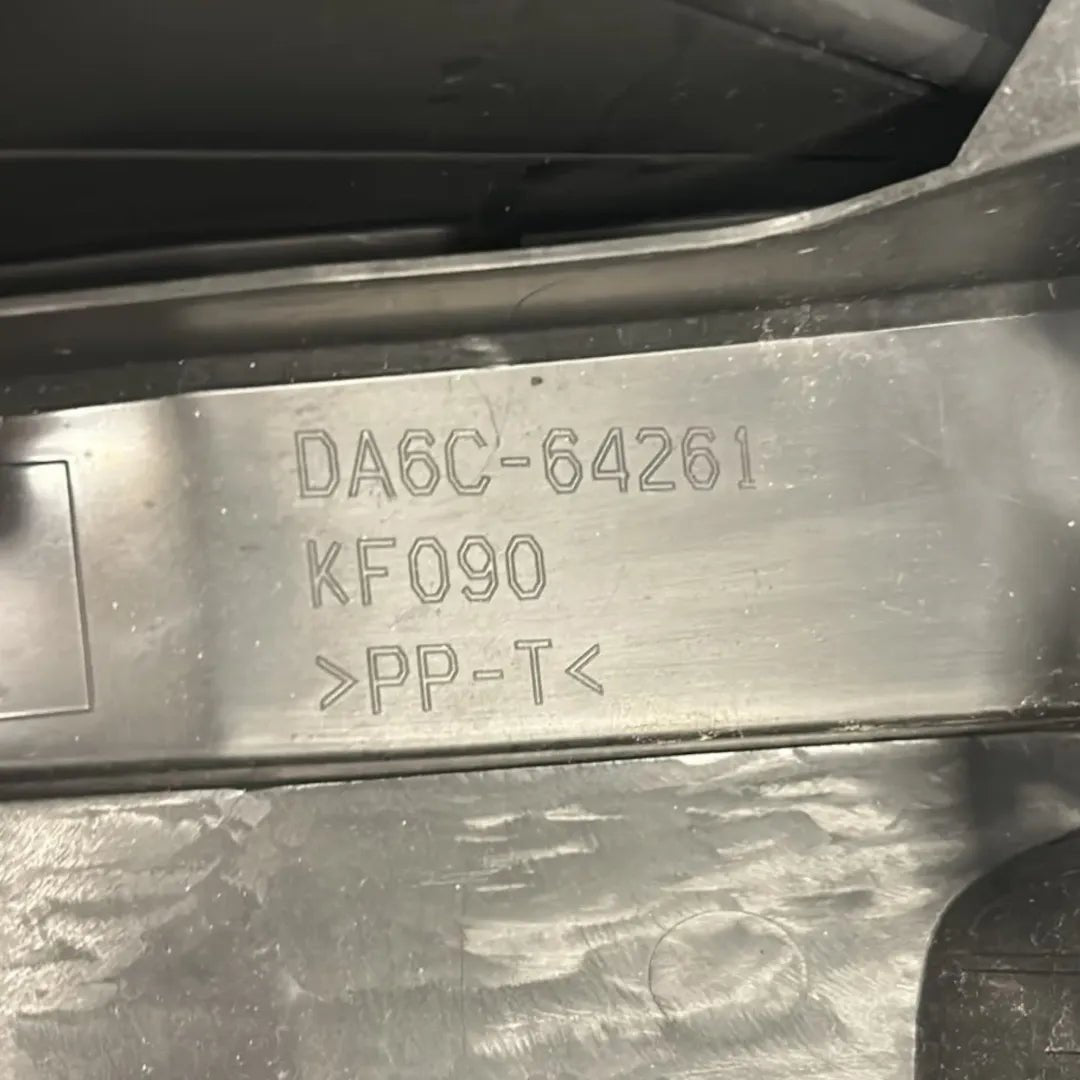 Dettaglio Portaoggetti cruscotto Mazda 2 3ª Serie 2014–2020 cod. DA6C-64261 - foto 2