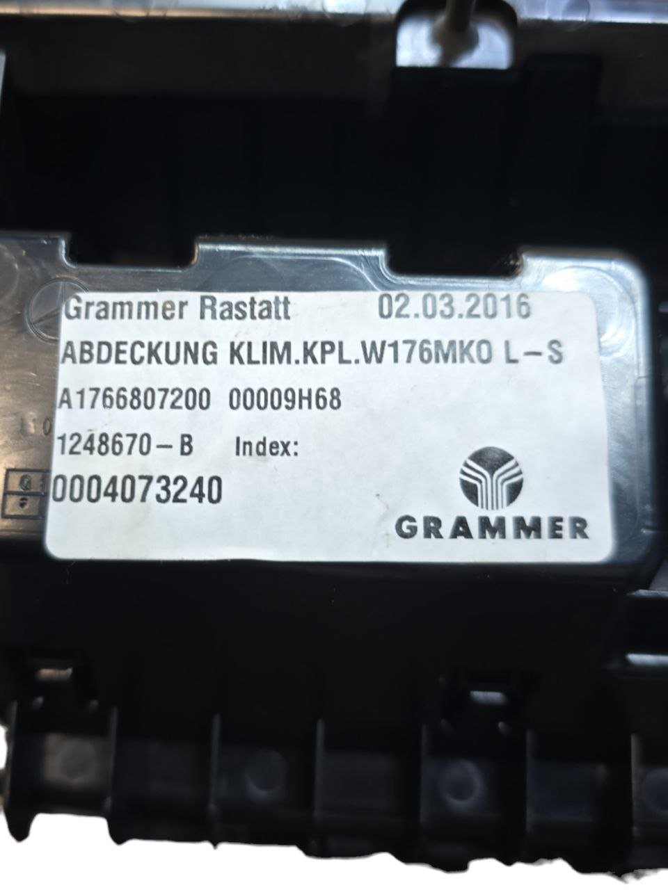 Ashtray Mercedes - Benz Class A w176 (2012 - 2018) Code: A1766804400 - F&P CRASH SRLS - Used Parts