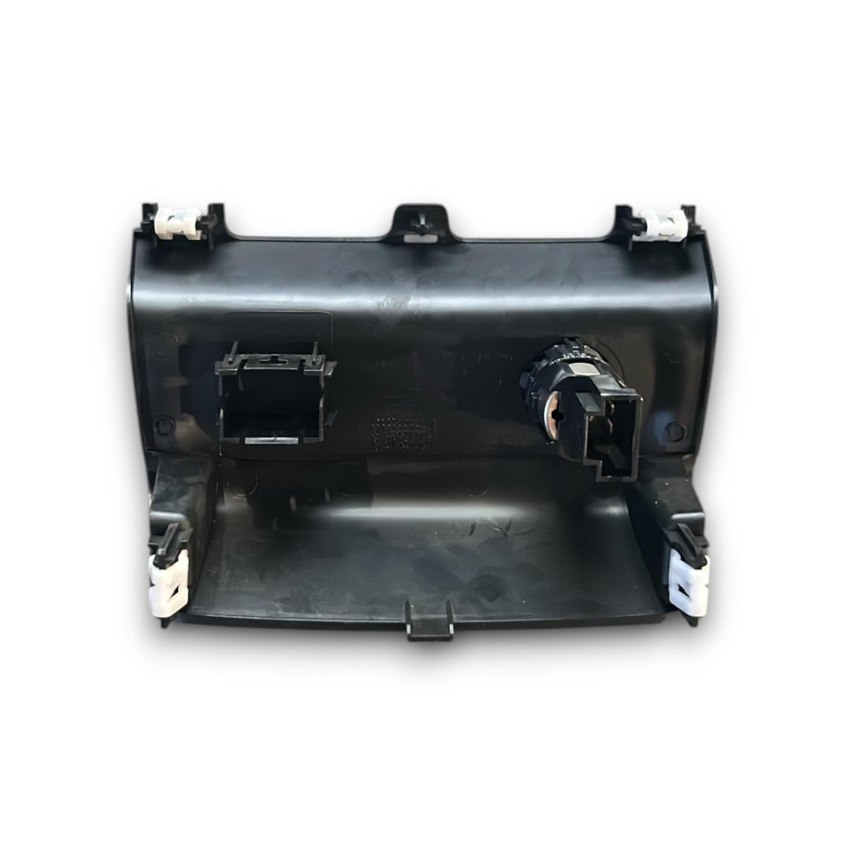 12 Volt Socket + Cover Citroen C3 III code.9829485677 (2016 > 2023) Cigarette Lighter Socket - F&P CRASH SRLS - Used Parts