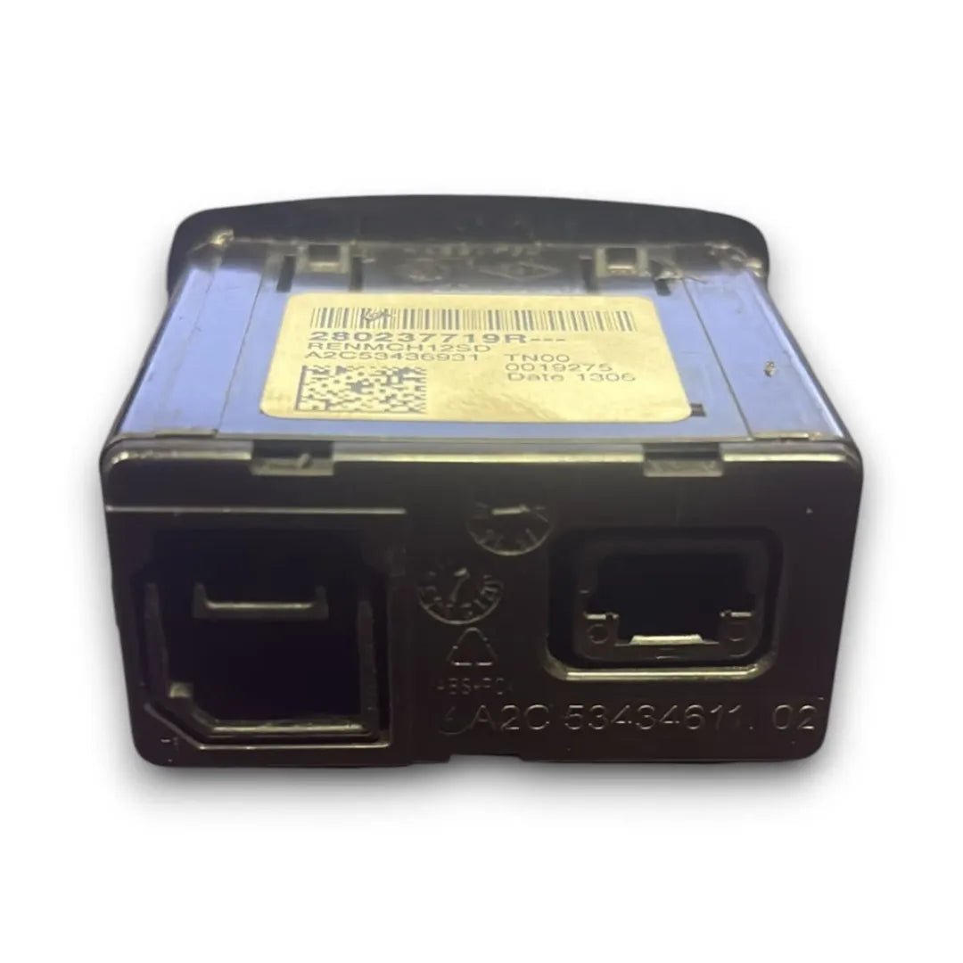 Presa USB e AUX Renault Captur 2013–2017 cod. 280237719R - F&P CRASH SRL - Ricambi Usati