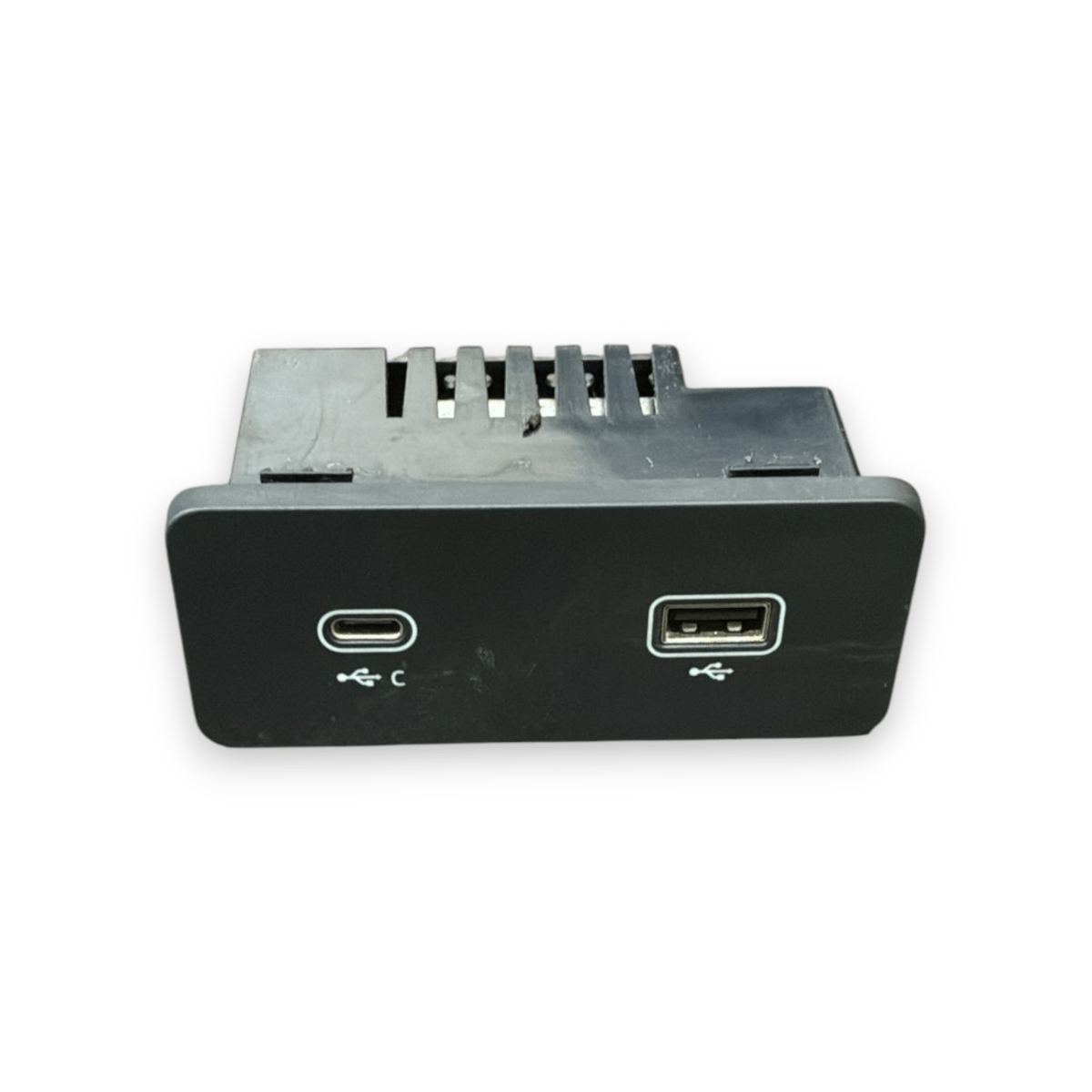 USB+ USB - C socket land rover defender l663 code:l8b2 - 19e110 - dc (2019 - ) - F&P CRASH SRL - Used Parts