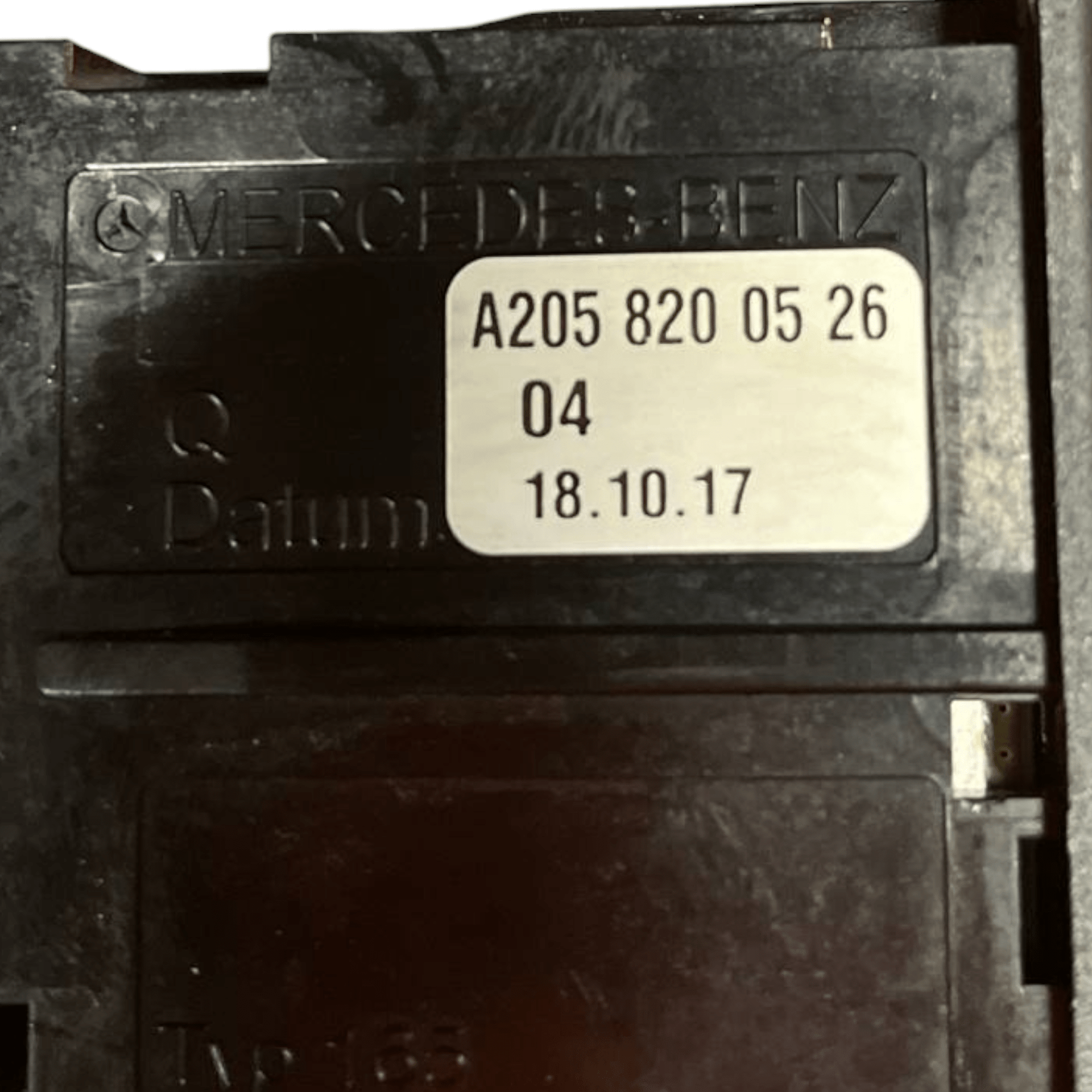 Prese USB con Lettore scheda SD Mercedes - Benz Classe C W205 cod.A2058200526 (2014 - 2021) - F&P CRASH SRLS - Ricambi Usati