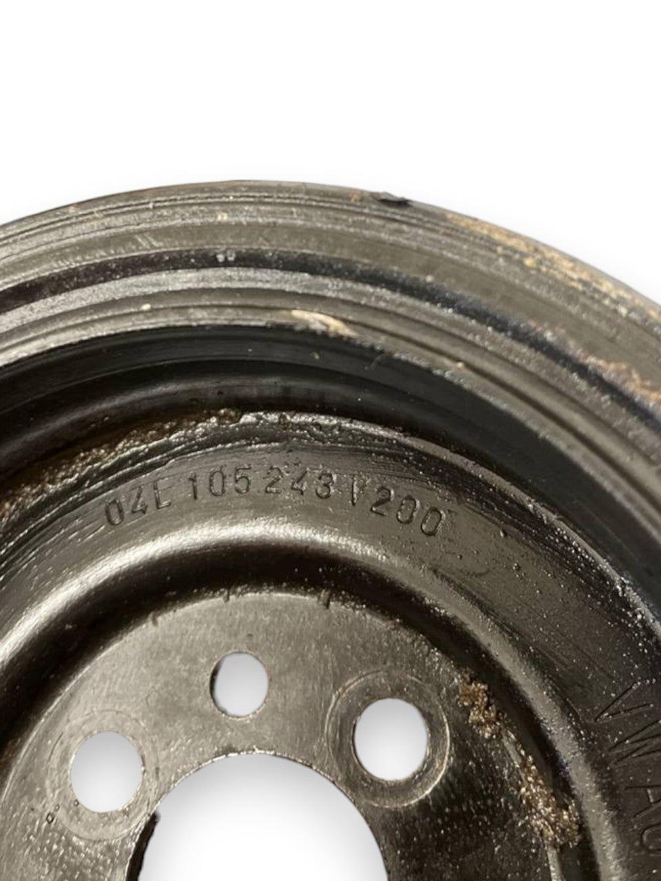 Puleggia Albero Motore Volkswagen Golf VII / Volkswagen T - Roc / Seat Ibiza / Seat Leon / Audi A3 1.6 - 2.0 tdi (2012 al 2019) cod: 04L105243 - F&P CRASH SRLS - Ricambi Usati