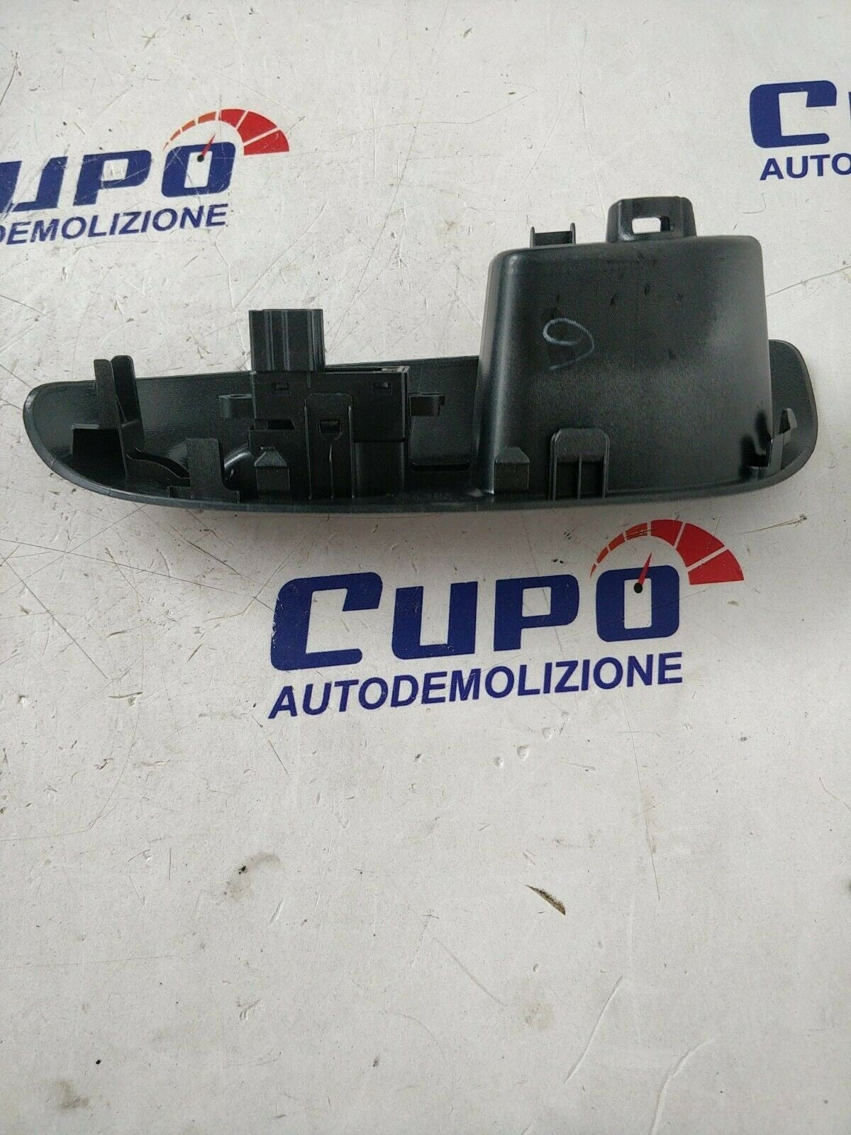 Pulsante Alzacristalli Posteriore Destro Nissan Juke F15 2012 25411 - 1KA5A - F&P CRASH SRLS - Ricambi Usati