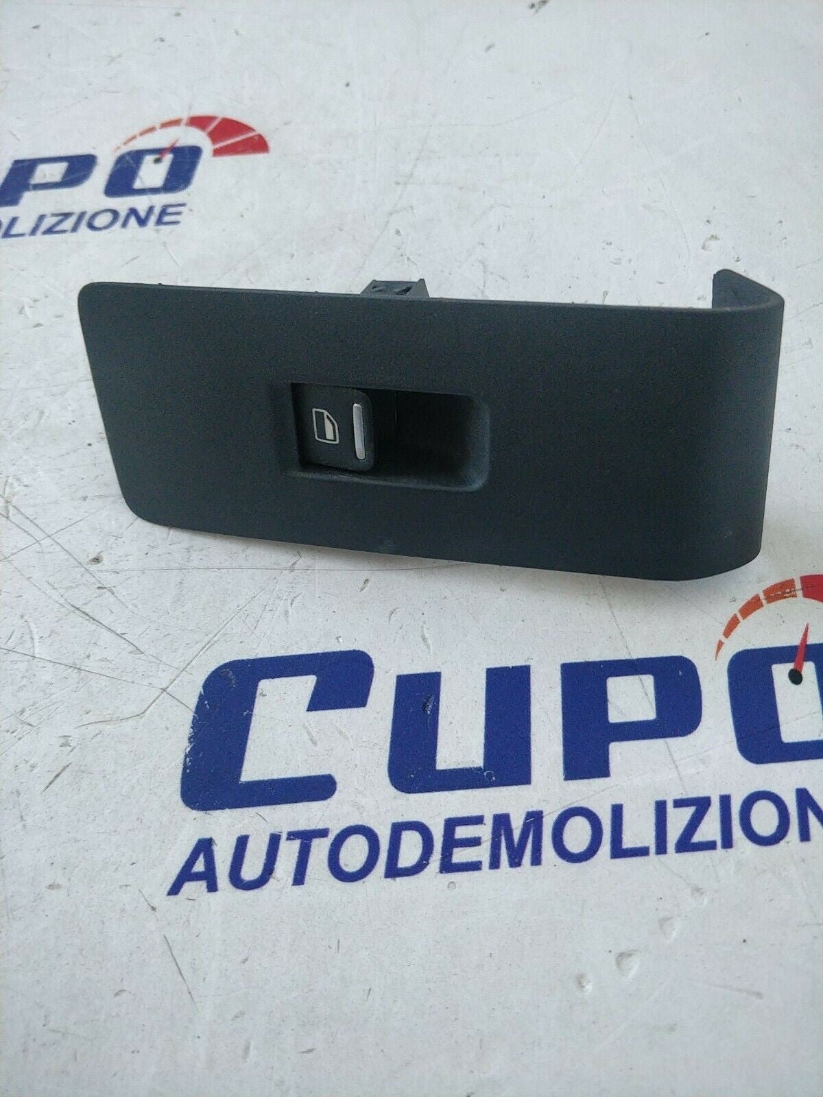 Right Front Window Lift Button Volkswagen New Beetle t0502536 - F&P CRASH SRLS - Used Parts